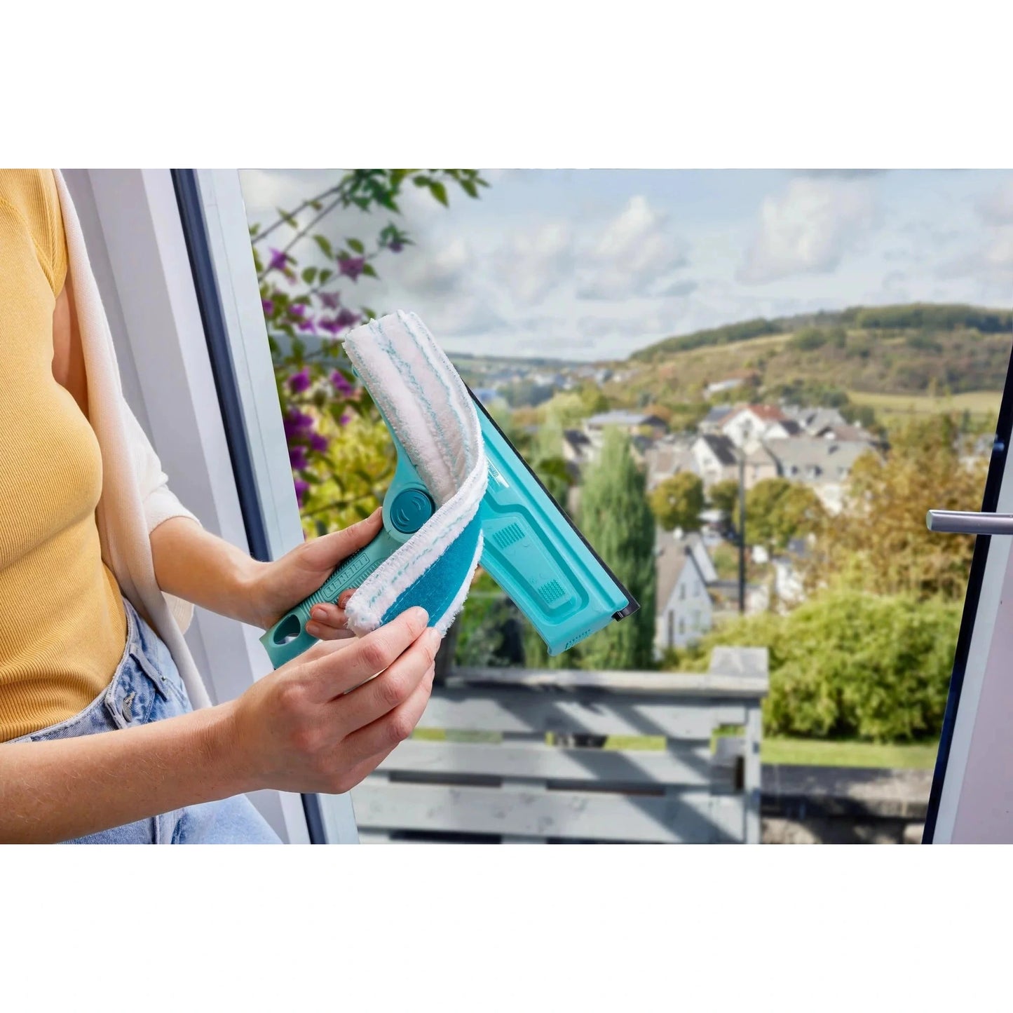 4in1 Window Wiper and Frame Cleaner - Medaid International