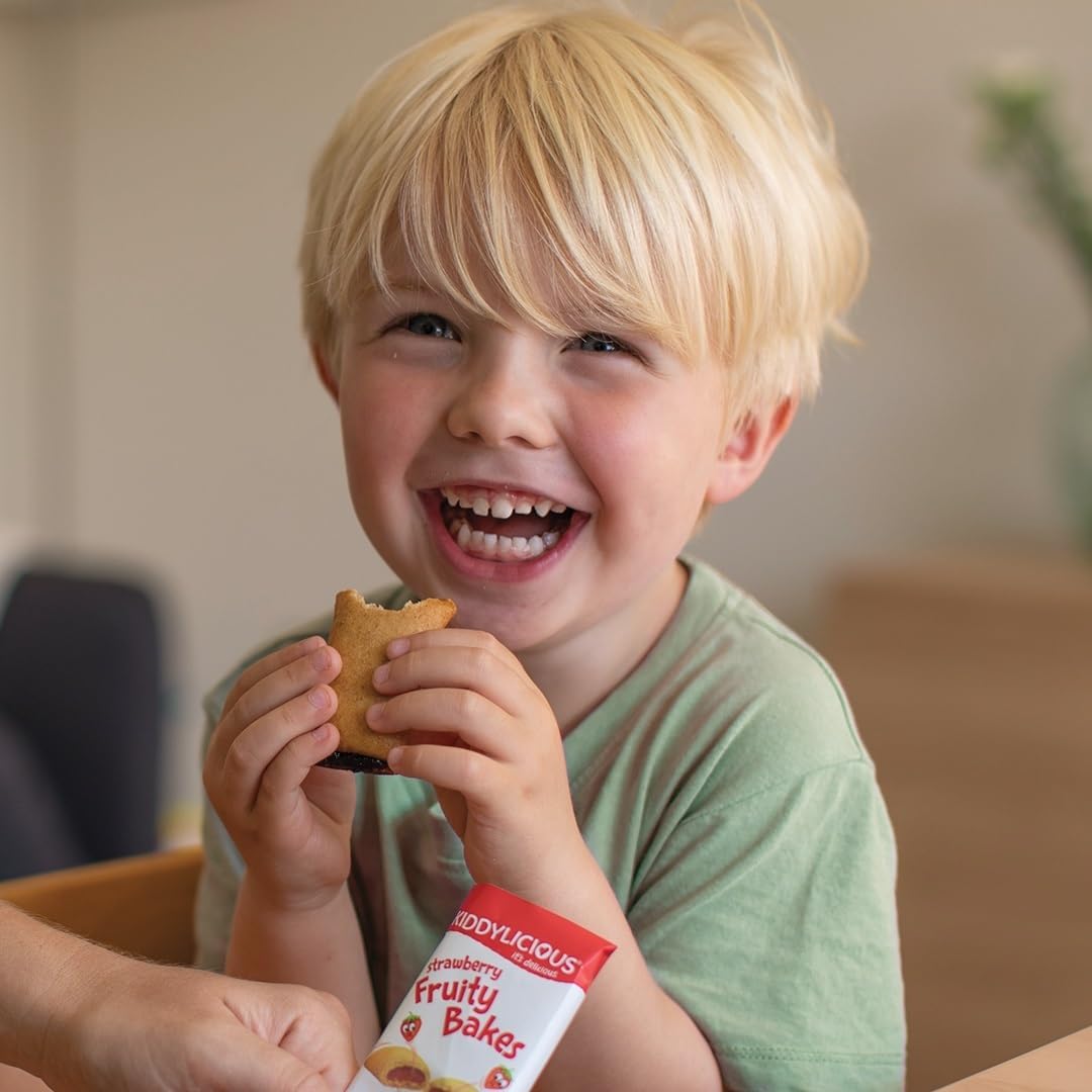Kiddylicious Strawberry Fruity Bakes - Delicious Snacks for Kids with Real Fruit Centre - Suitable for 12+ Months - Medaid International