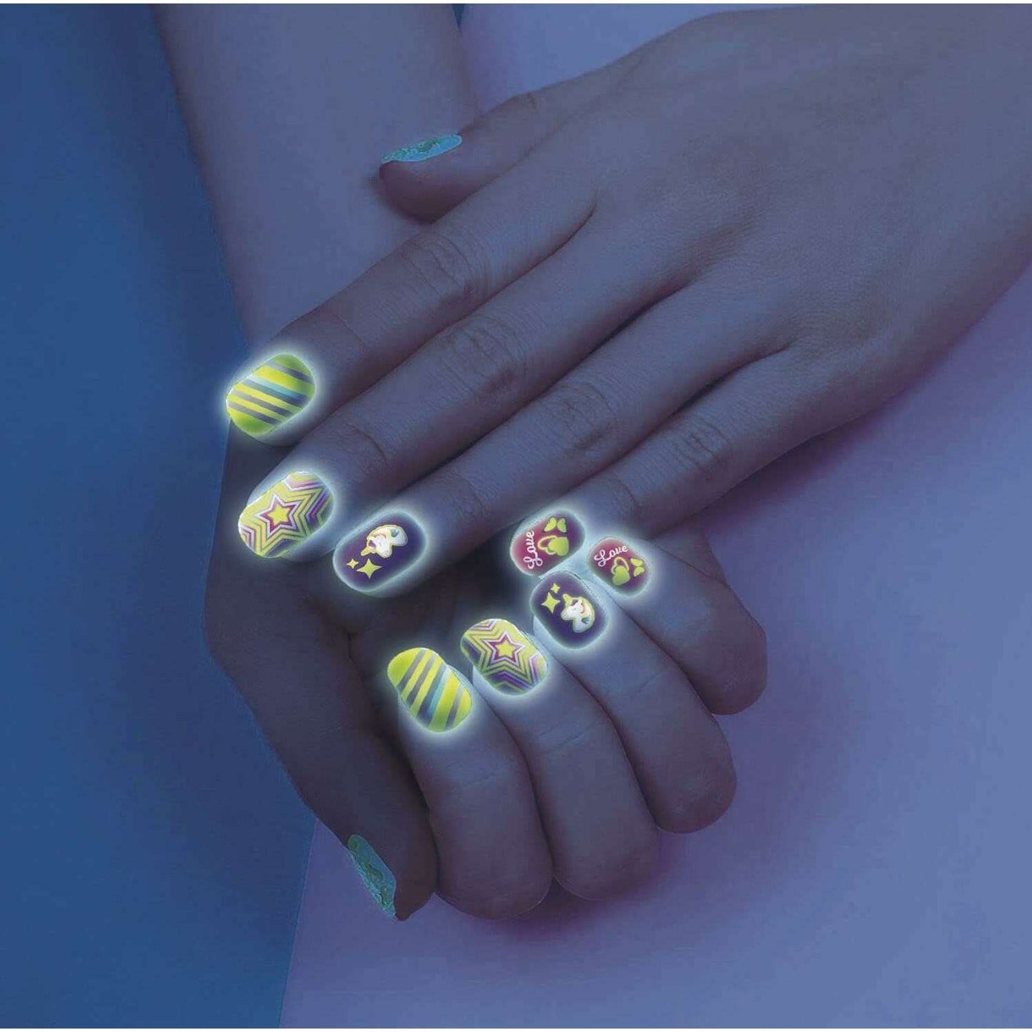 Crazy Chic - Shiny Nails - Make Up - Medaid International