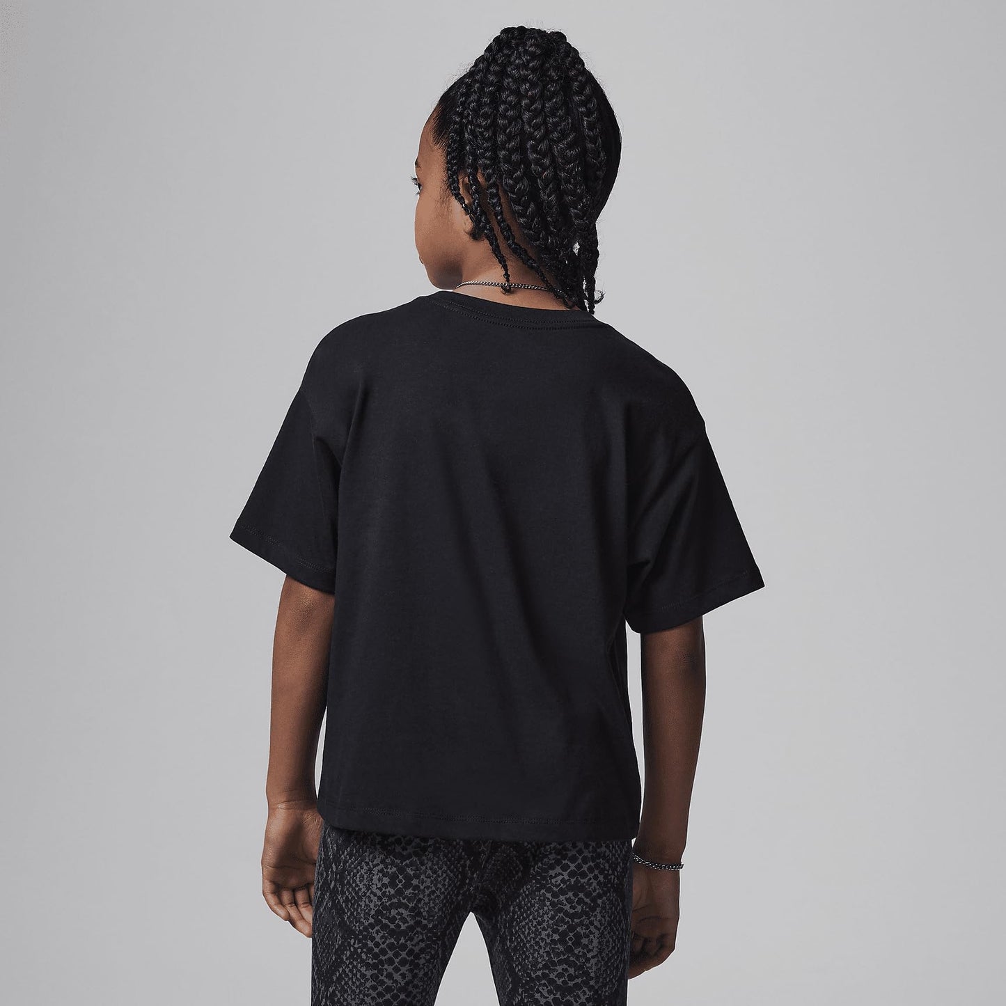 Jordan Brooklyn Essentials Big Kids' T-Shirt (Black, 45D311-023) Size X-Large - Medaid International