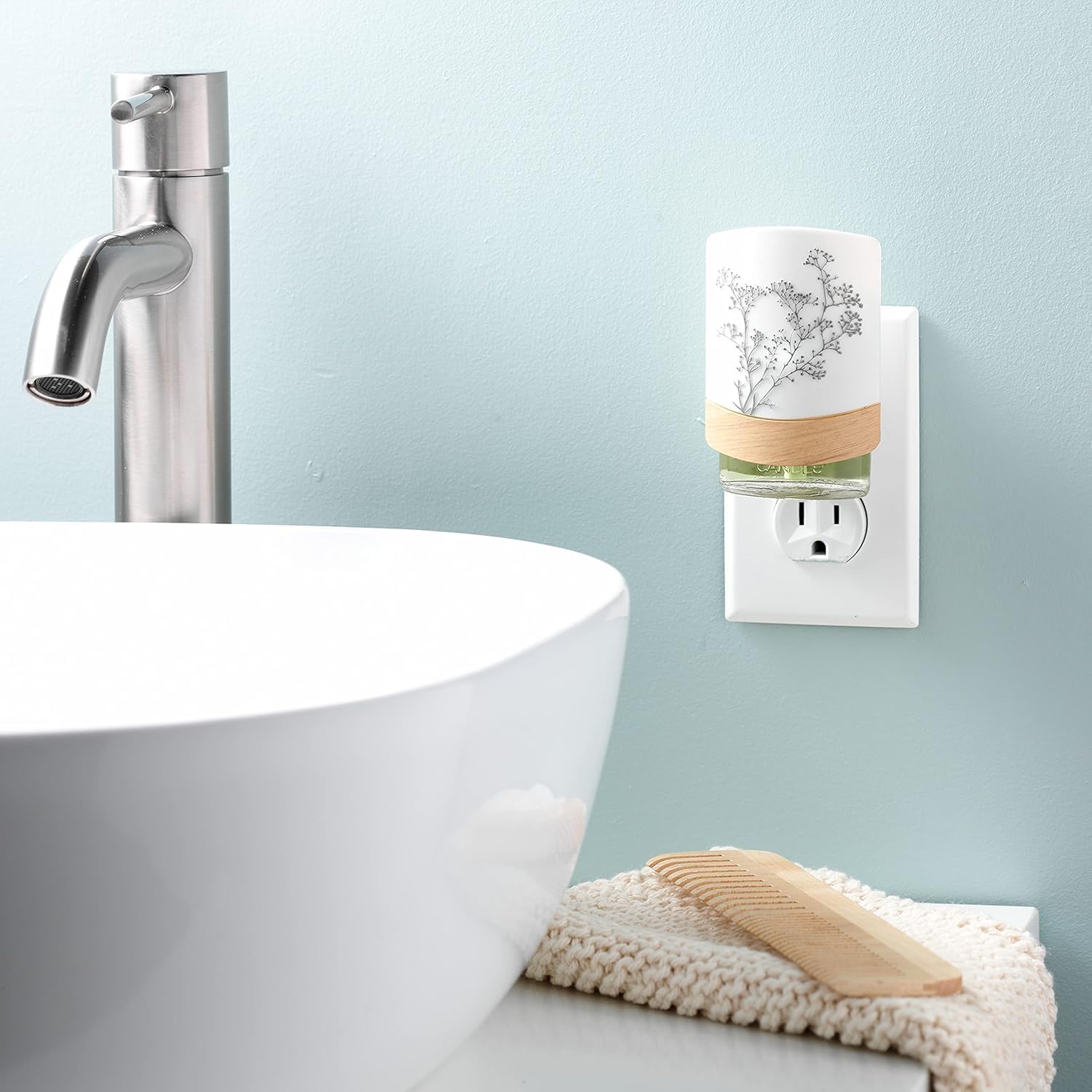 Yankee Candle ScentPlug Diffuser, Simplicity with Light, 1 CT - Medaid International