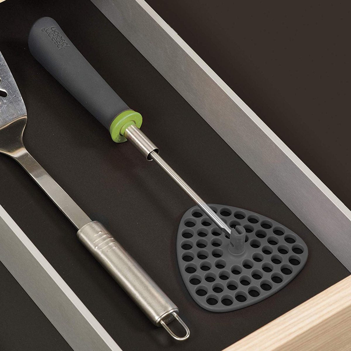 Joseph Joseph 10161 Delta Folding Potato Masher Stores Flat Space Saving Locking, One-Size, Gray/Green - Medaid International