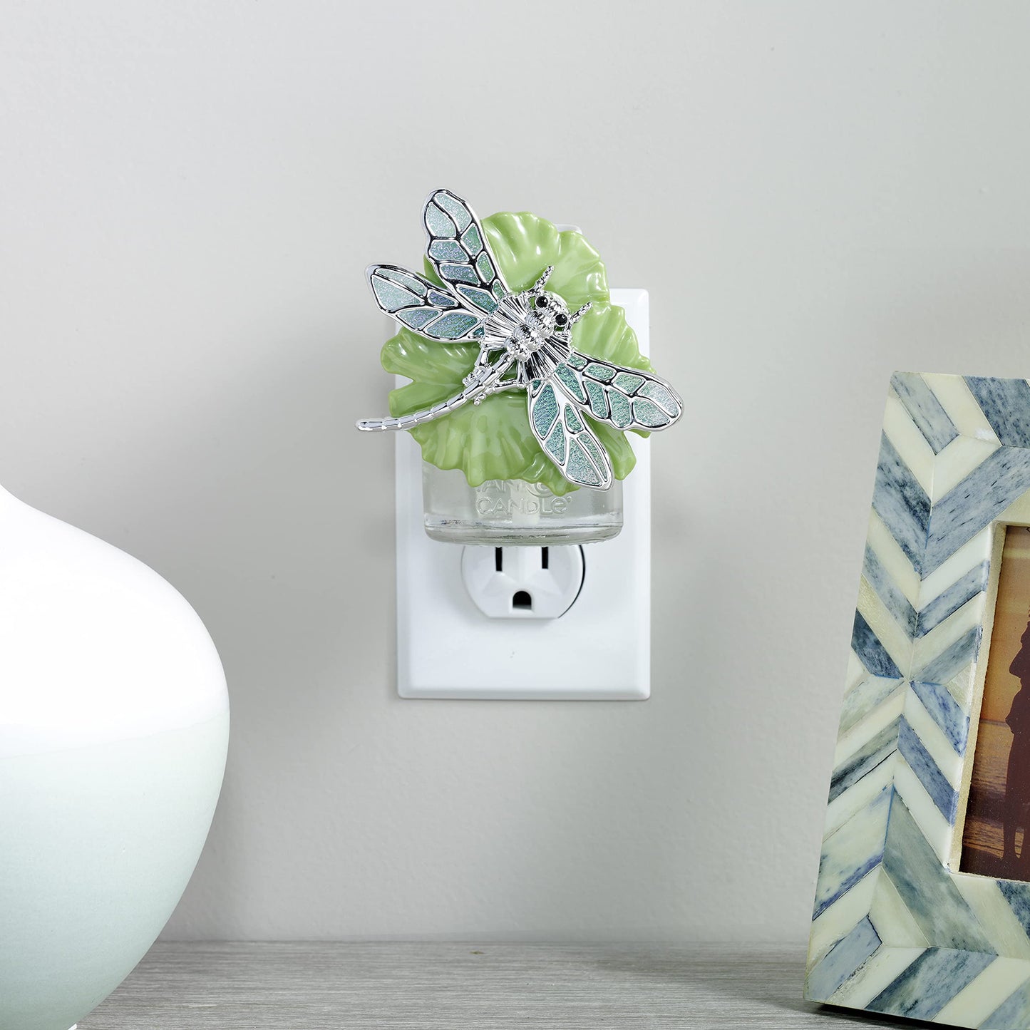 Yankee Candle ScentPlug Diffuser, Dragonfly with Light Sensor, 1 CT - Medaid International