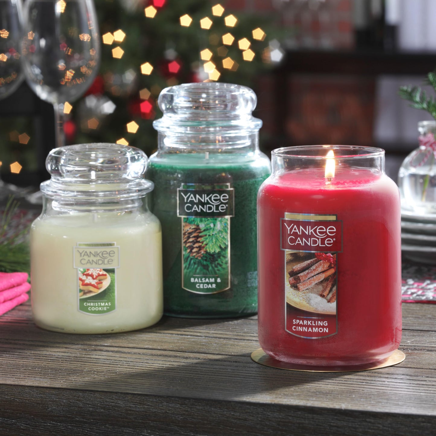 Yankee Candle Sparkling Cinnamon Scented, Classic 22oz Large Jar Single Wick Candle, Over 110 Hours of Burn Time | Holiday Gifts for All: Perfect for Fall and Winter Decor - Medaid International