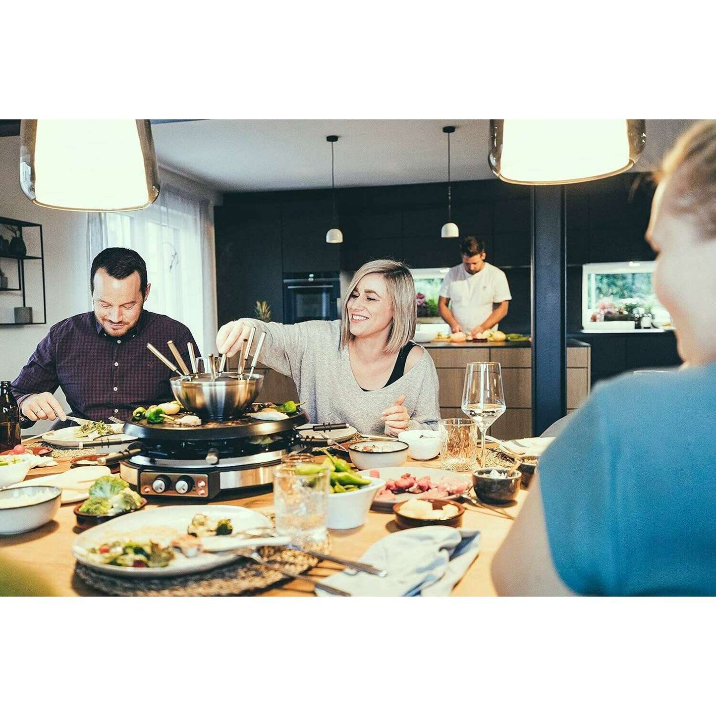 Raclette & Fondue Set - 8 Persons, 1900w - Medaid International