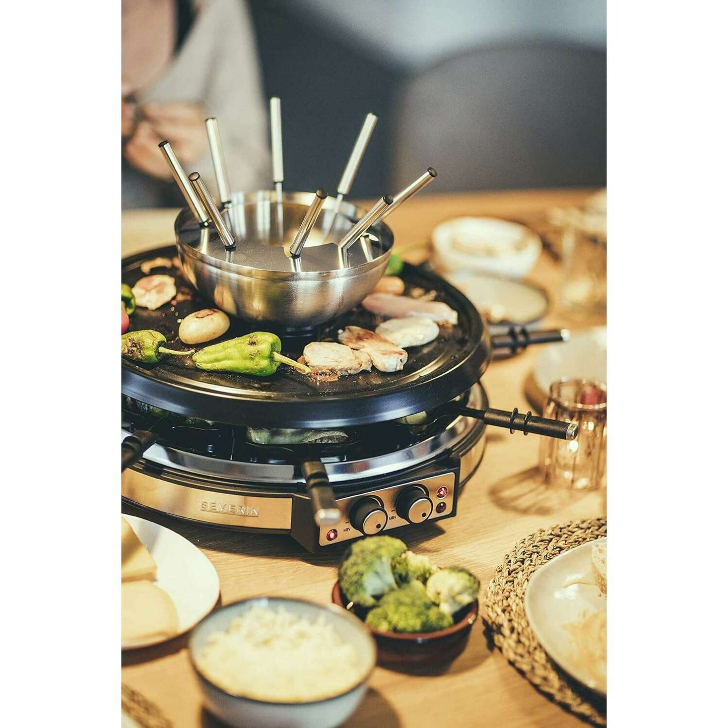 Raclette & Fondue Set - 8 Persons, 1900w - Medaid International