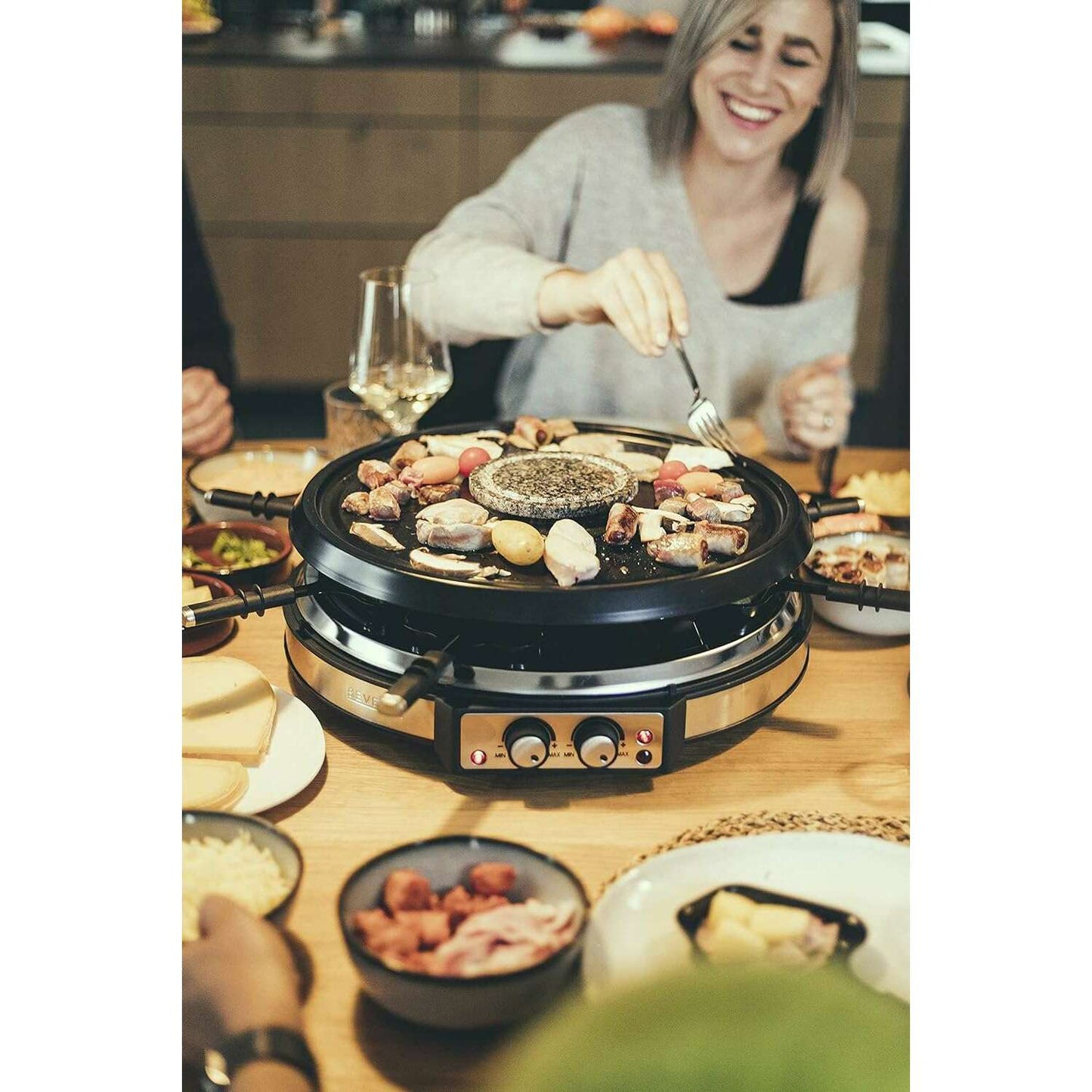 Raclette & Fondue Set - 8 Persons, 1900w - Medaid International