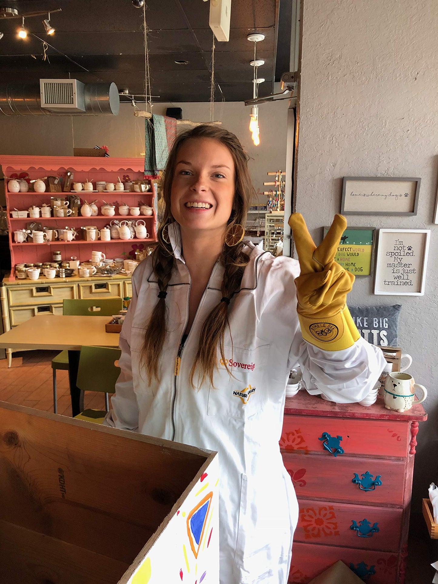 HONEY FEAST Propolis Infused Raw Manuka Honey | New Zealand Manuka Honey Blend with Propolis | Bulk Honey | MGO182 | Patent Pending Formula | 6lb Jar - Medaid International