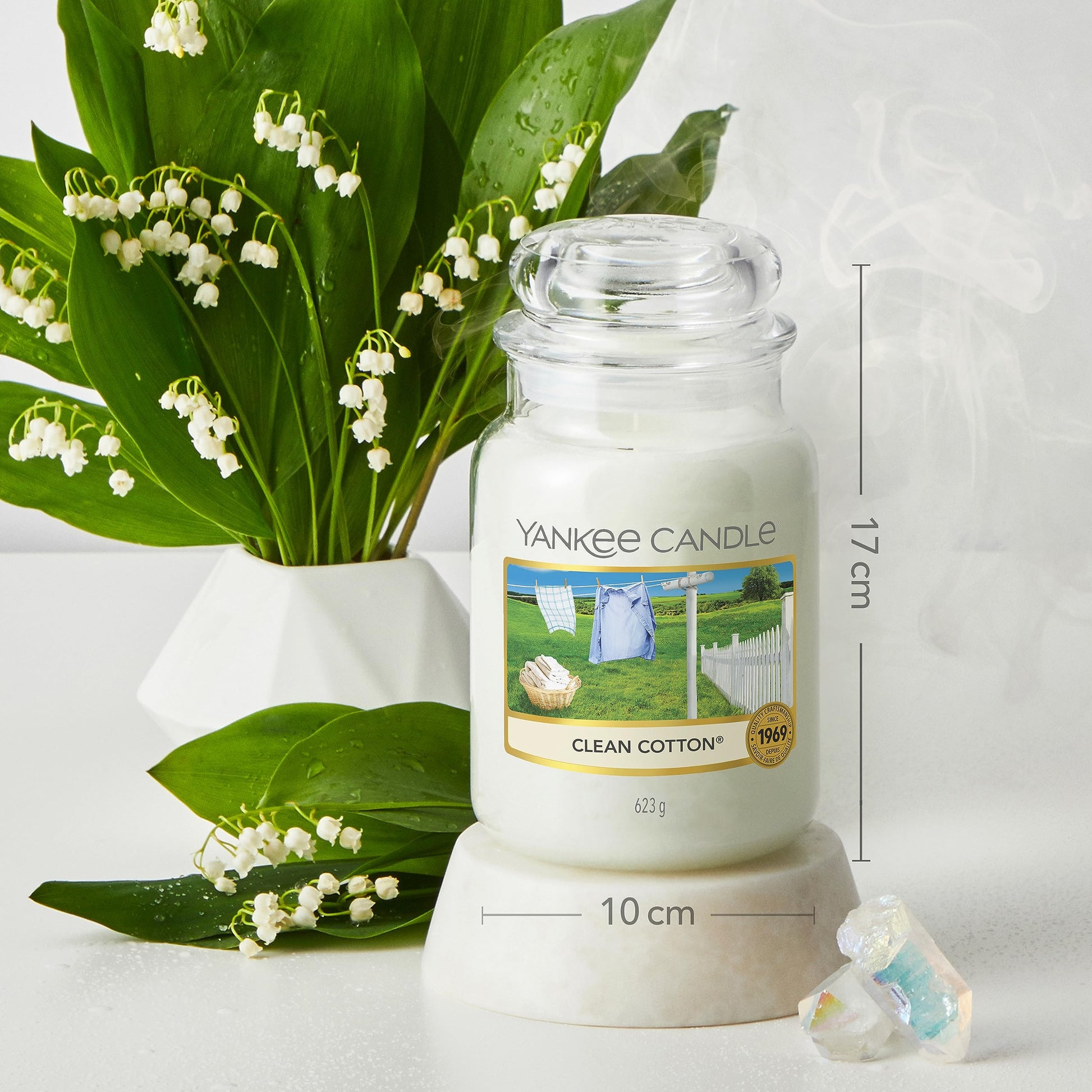 Yankee Candle Large Jar Scented Candle, Clean Cotton, Up to 150 Hours Burn Time - Medaid International