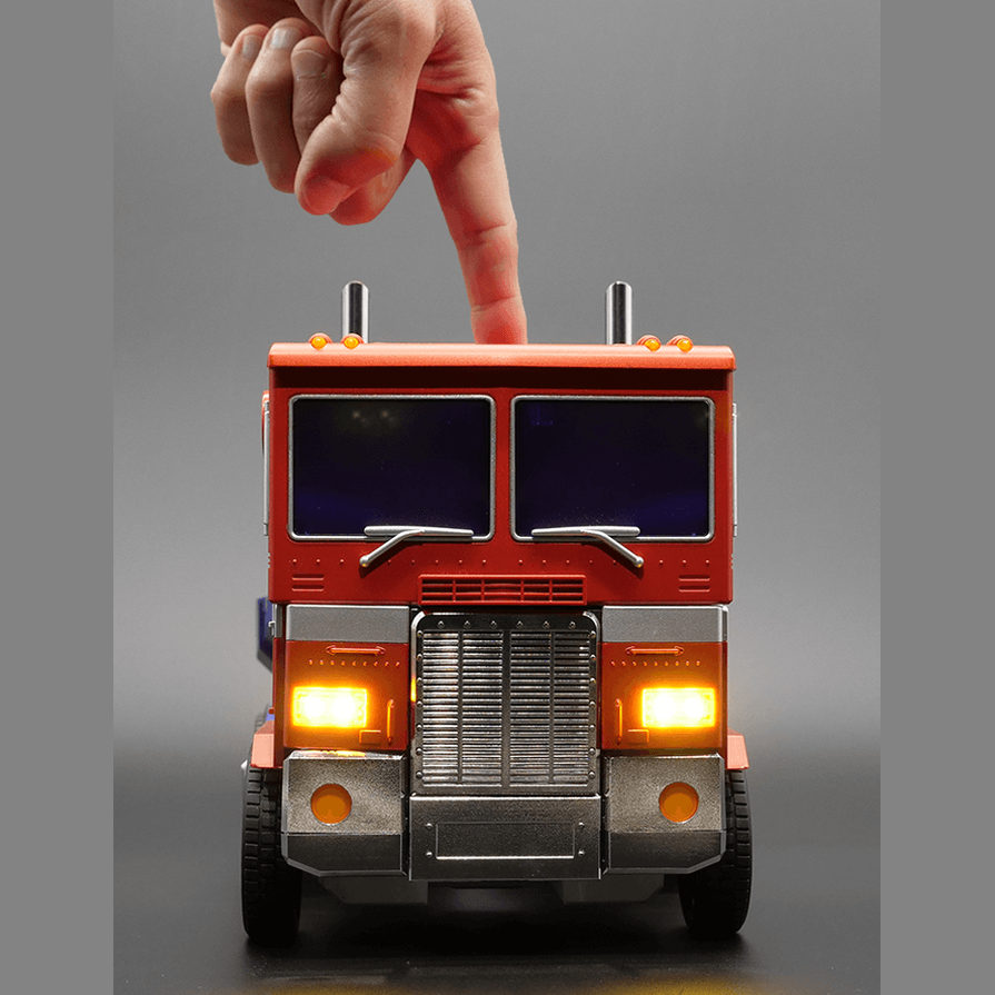 TRANSFORMERS - AUTO-CONVERTING OPTIMUS PRIME (FLAGSHIP VERSI By Robosen - Medaid International