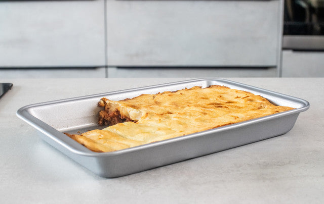 Non-Stick Baking Pan, 31.5cm x 20cm - Medaid International