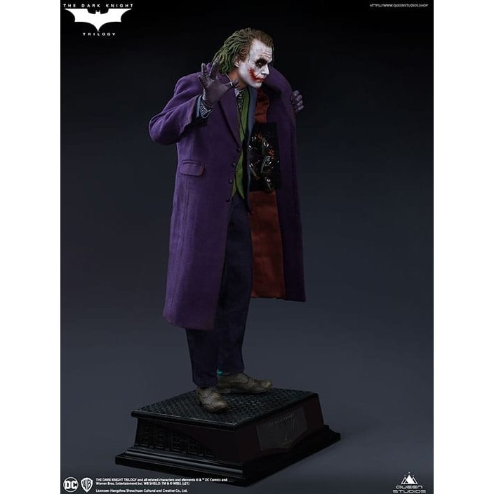 The Dark Knight Joker 1/4 Scales Regular Edition Statue by Queen Studios - Medaid International