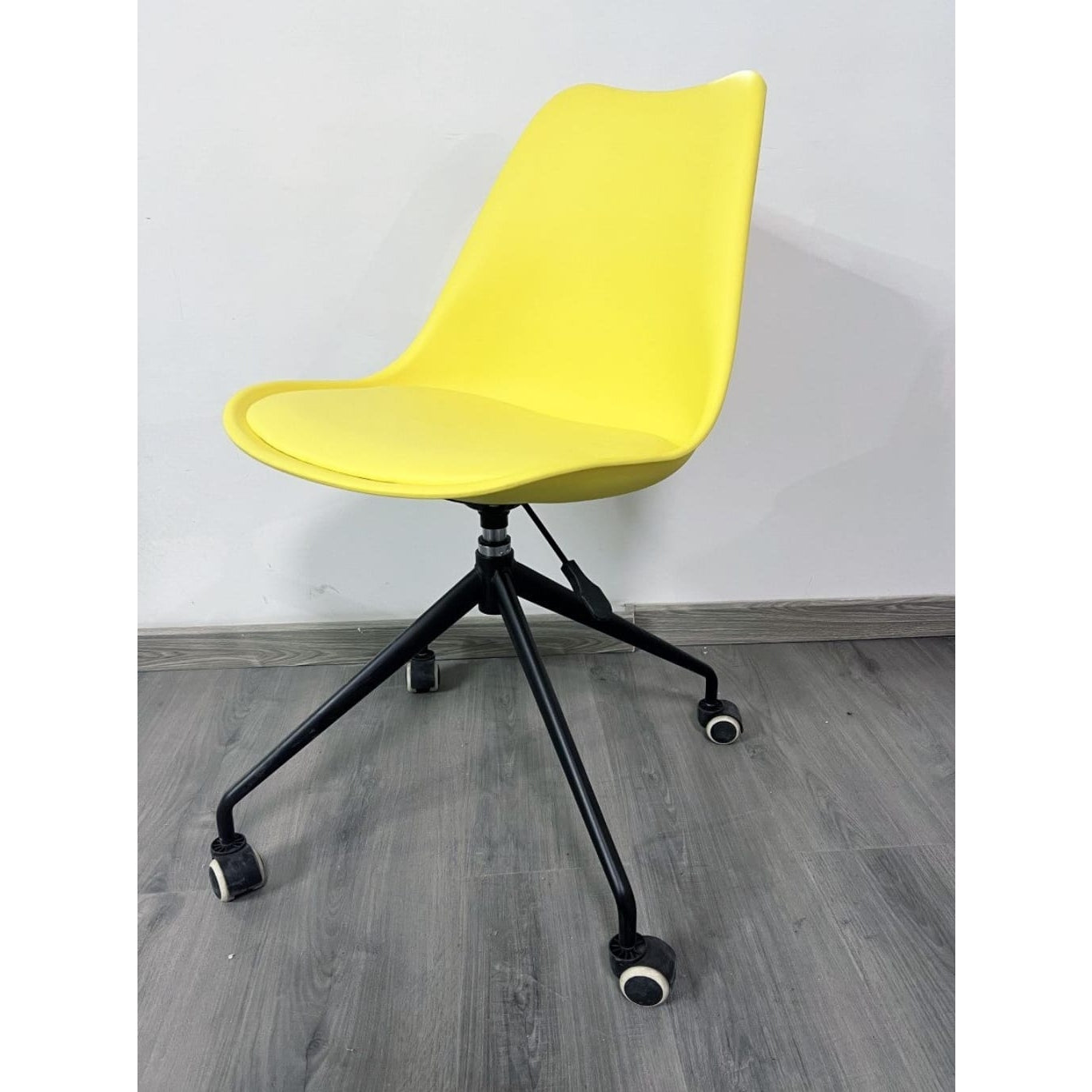 Aura - Office Desk Chair - Medaid