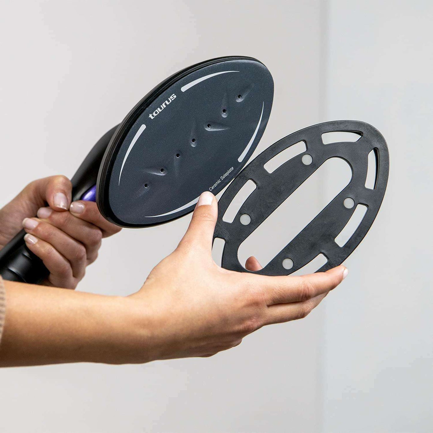 SLIDING CARE NON STOP IRONING CENTER - Medaid International