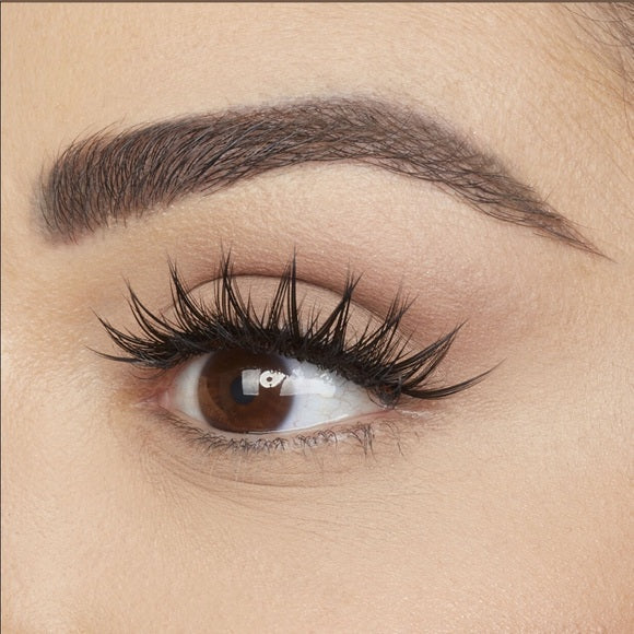 huda-beauty-classic-false-lash-sasha-11 - Medaid