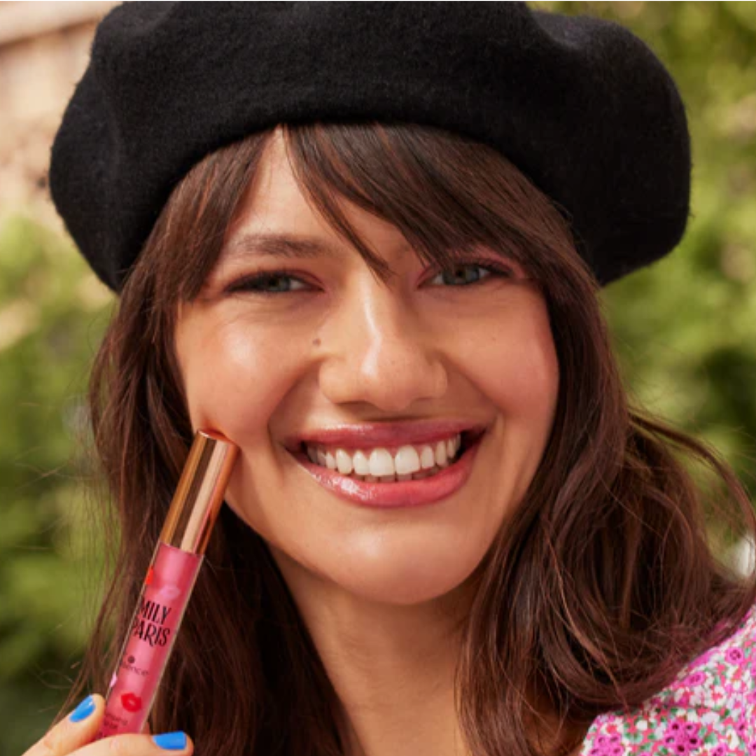 Essence Emily In Paris Plumping Lip Oil - Medaid