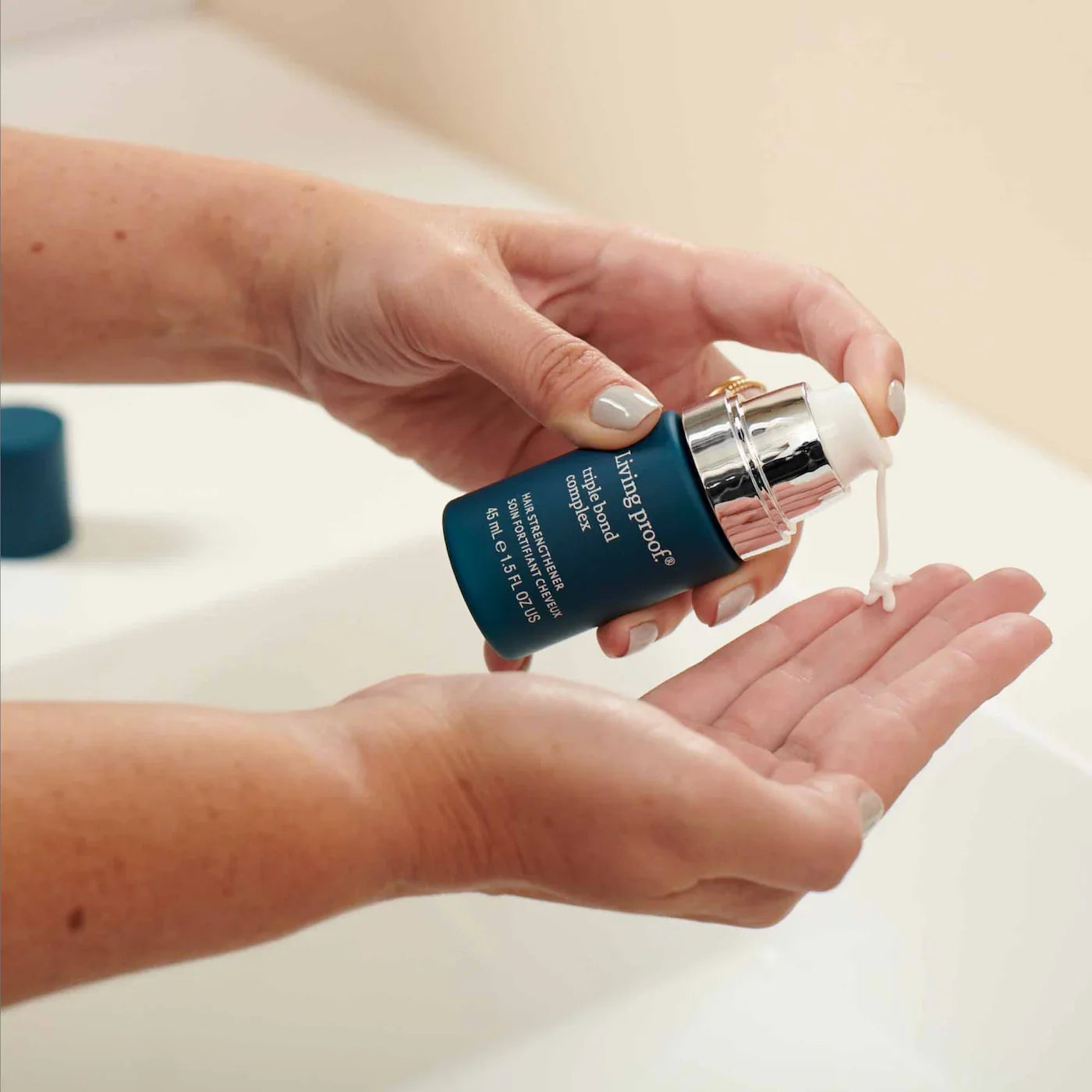 living-proof-triple-bond-complex-leave-in-hair-treatment-45-ml - Medaid