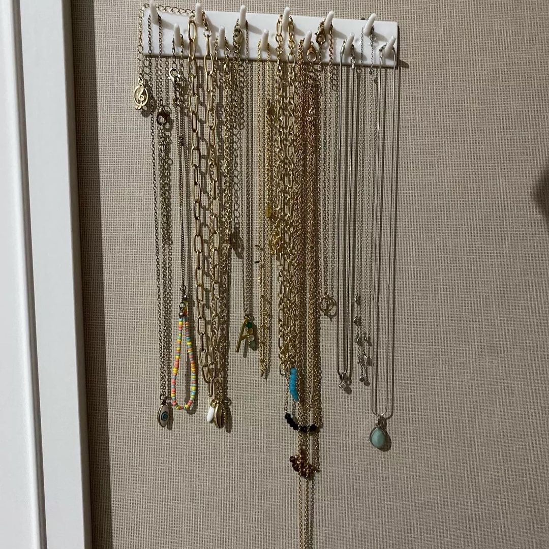 Wall Jewelry Orgainzer, 9 Pcs Adhesive Wall Mount Jewelry Hooks Set - Medaid International