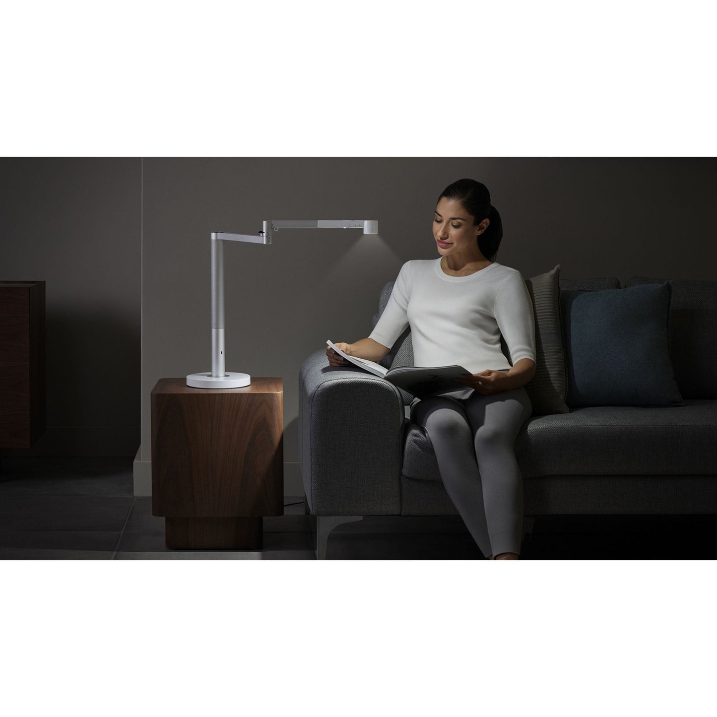 Dyson Solarcycle Morph™ desk light CD06 - Antaki Group - Medaid International
