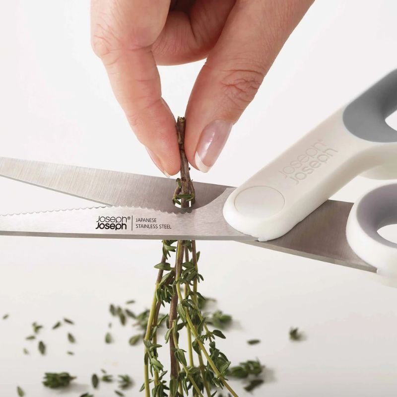 Joseph Joseph Elevate™ Fusion 5-piece Knife & Scissor Set with Beechwood Block - Medaid International