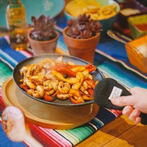 World of Flavours Cast Iron Fajita Sizzler - Medaid International