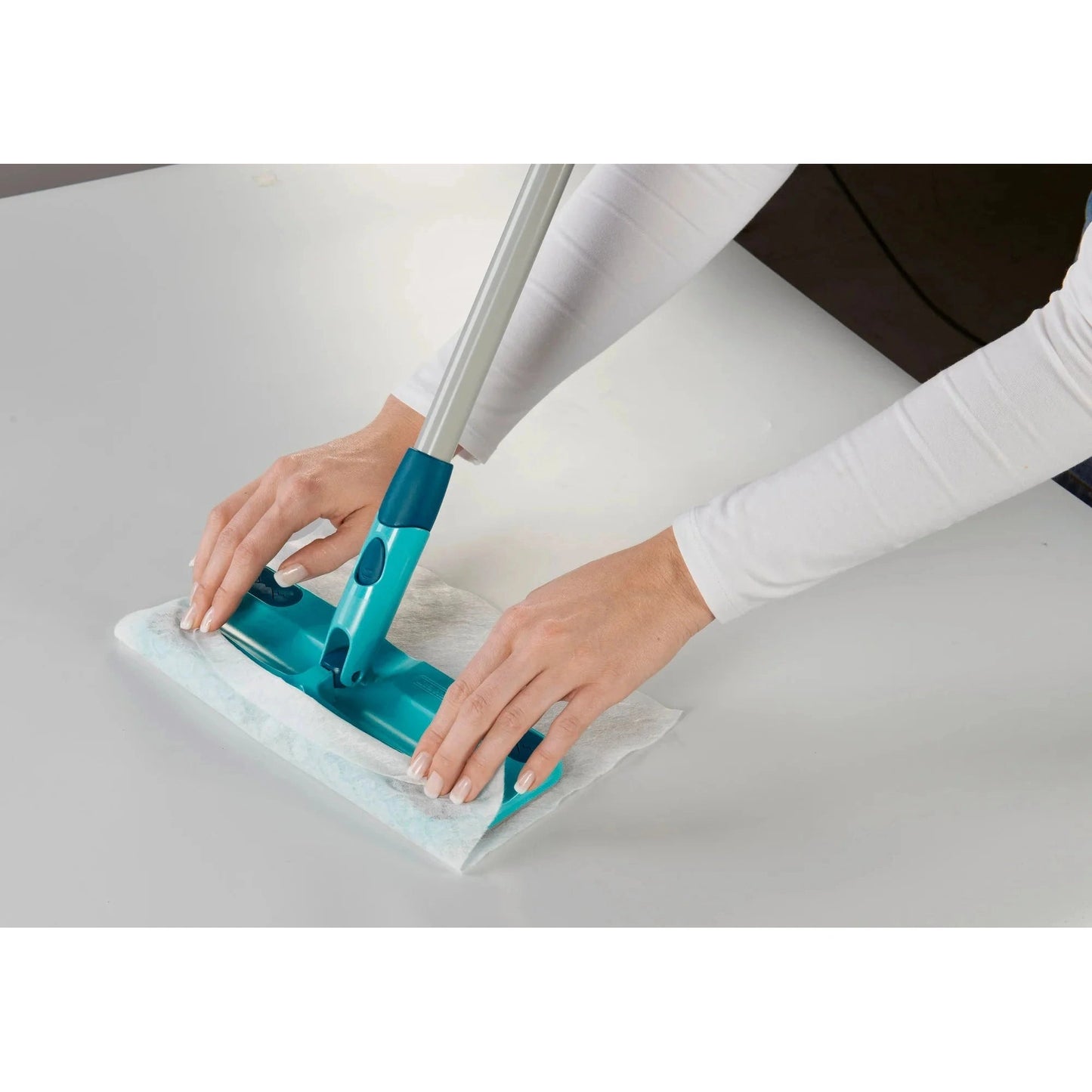 Clean & Away Magneto Static Disposable Duster Wipes (20 pack) - Medaid International