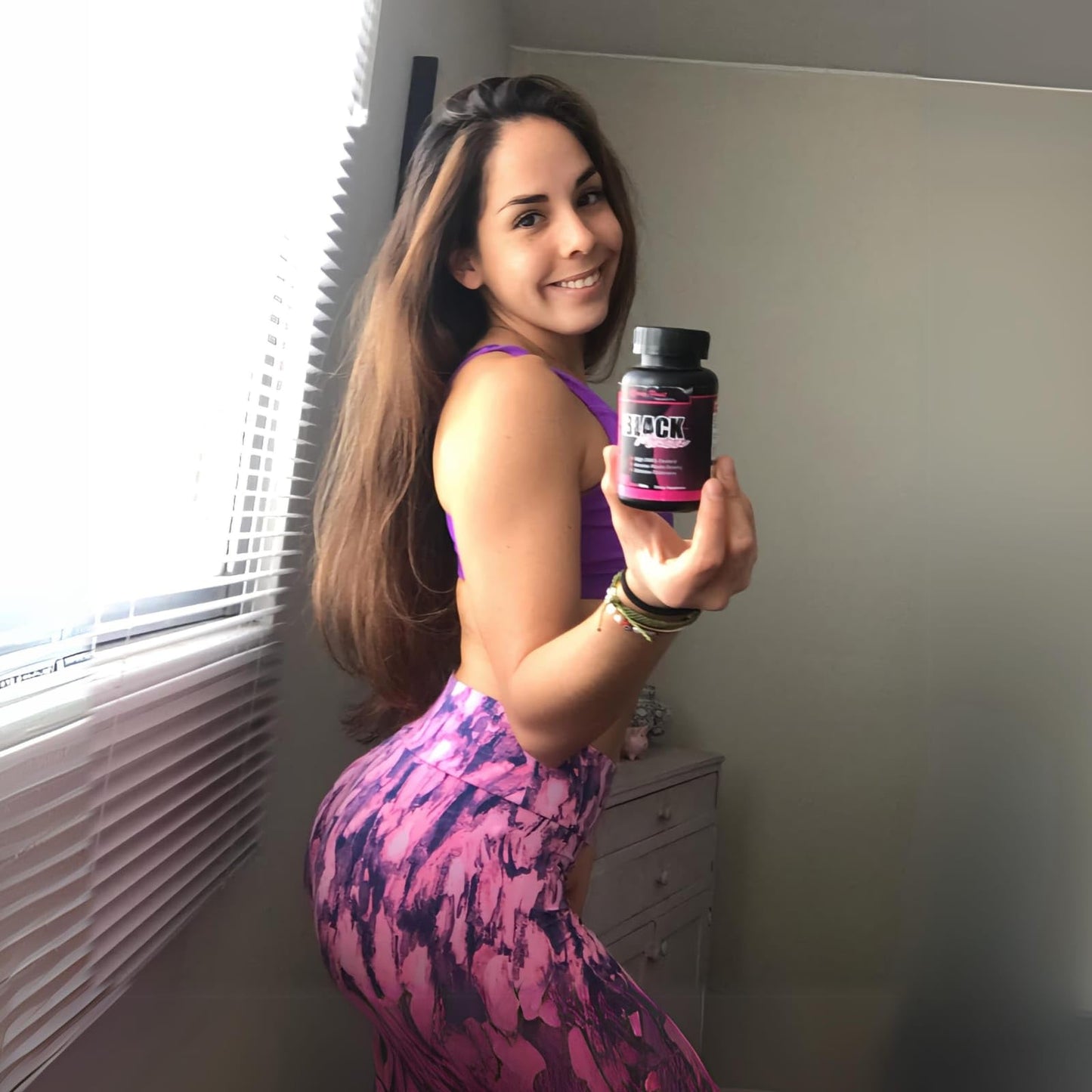 Genuine Black Maca Root Pills for a Big Butt Growing in Short time- 600 mg x 100 und (31 Days) by CurvyFruit - Medaid International