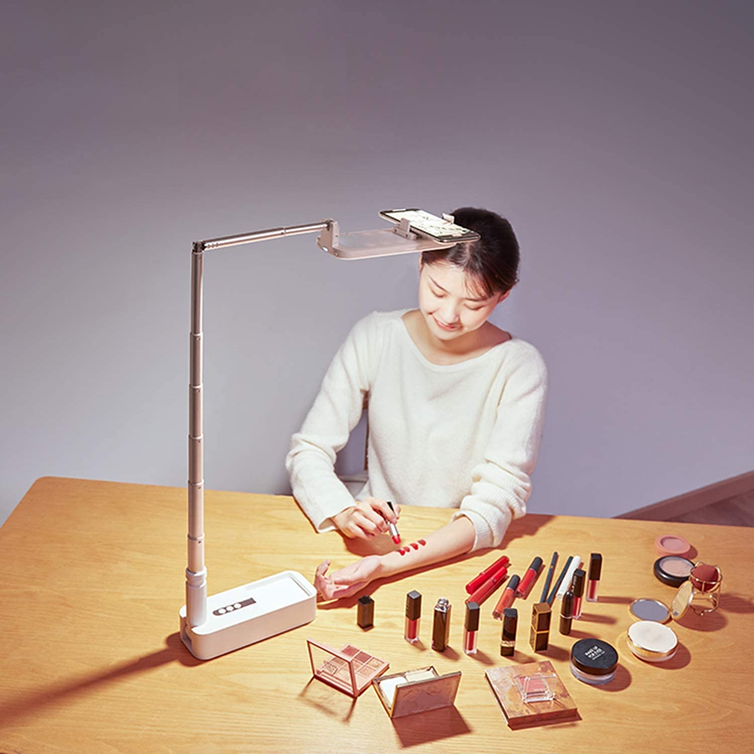 beyonday Foldable Phone Holder for Recording, Selfie Stand with Rechargeable LED Light&Wireless Remote Control 360° Rotatable Retractable Phone Stand for Video Recording/Live Streaming/Online Teaching - Medaid International