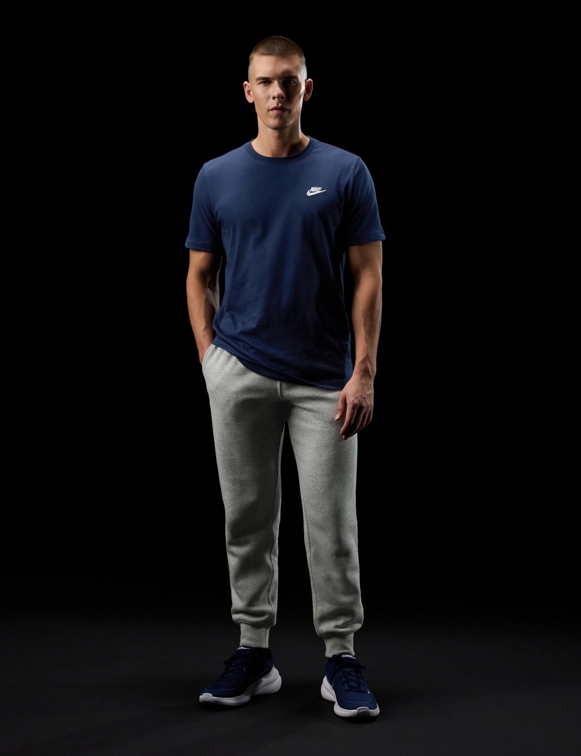 Nike Men's Sportswear Club T-Shirt, Midnight Navy/White, X-Small - Medaid International