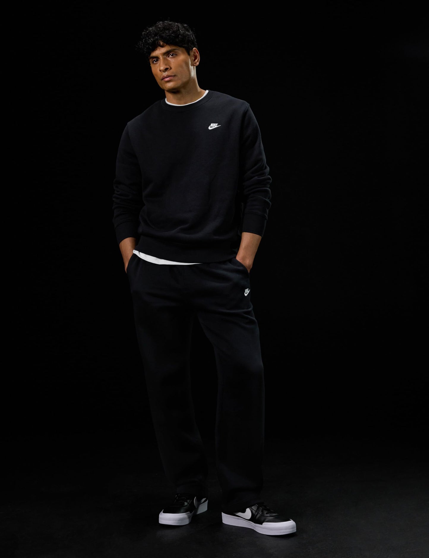 Nike Men's Club Fleece Crew Sweatshirt, Black/White, Medium - Medaid International