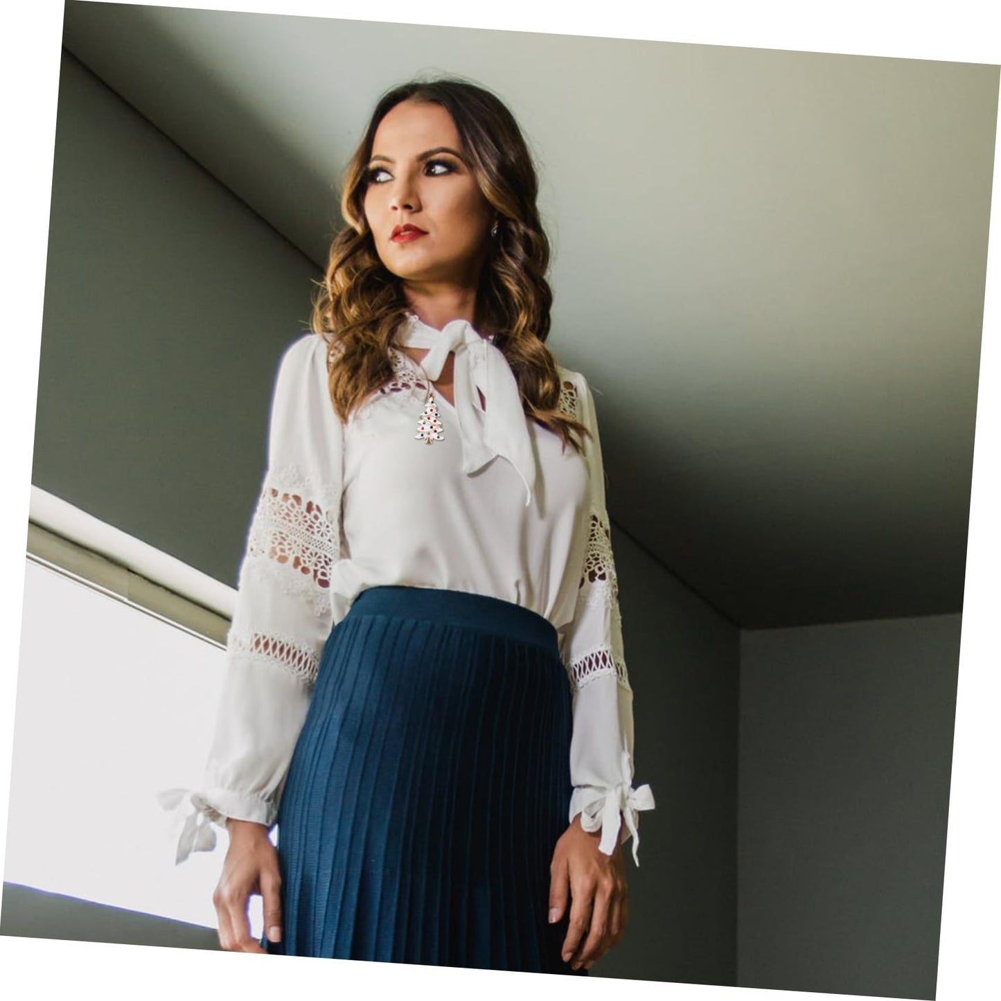 2Pcs Elegant Xmas Brooch Christmas Tree Brooch with Unique Design for Holiday Decoration and Sparkling Accessories for Festive Atmosphere - Medaid International