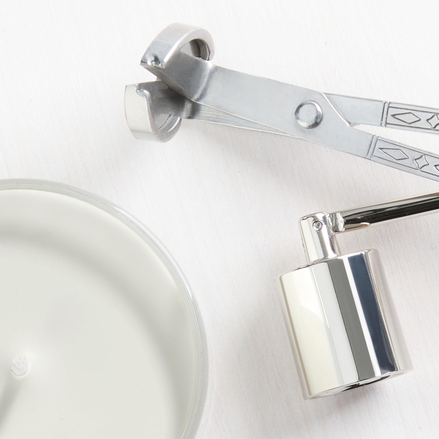 Yankee Candle, Silver Birch Fall Scented Candle, 22oz Large Jar with up to 150 Hour Burn Time - Medaid International