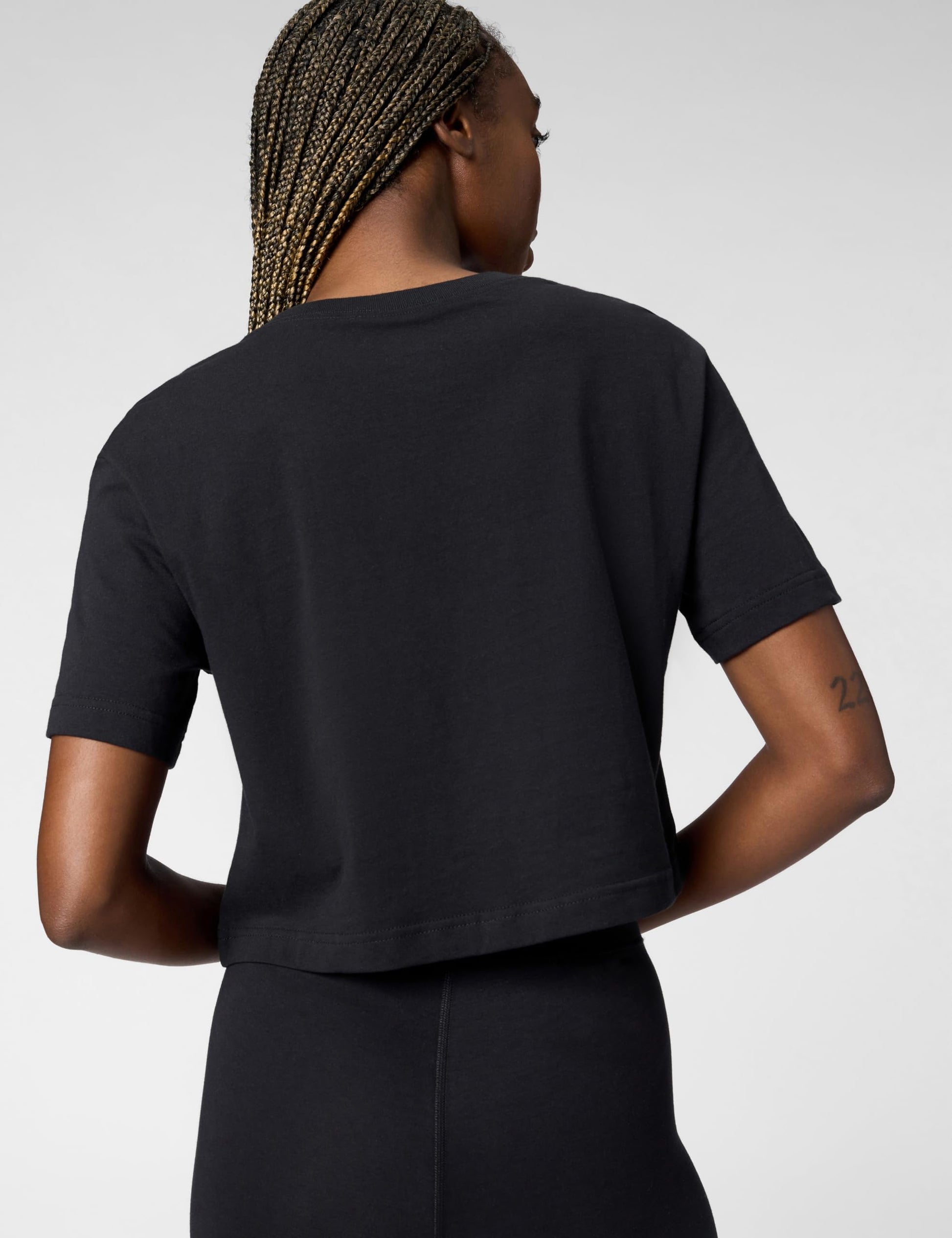 Nike Women's Sportswear Essential Cropped Logo T-Shirt, Black/White, Large - Medaid International