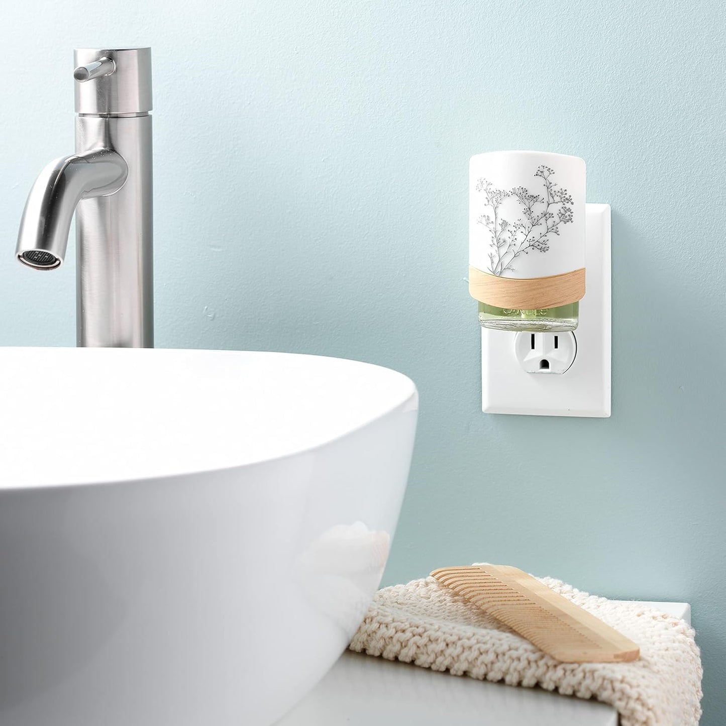 Yankee Candle ScentPlug Diffuser, Simplicity with Light, 1 CT - Medaid International