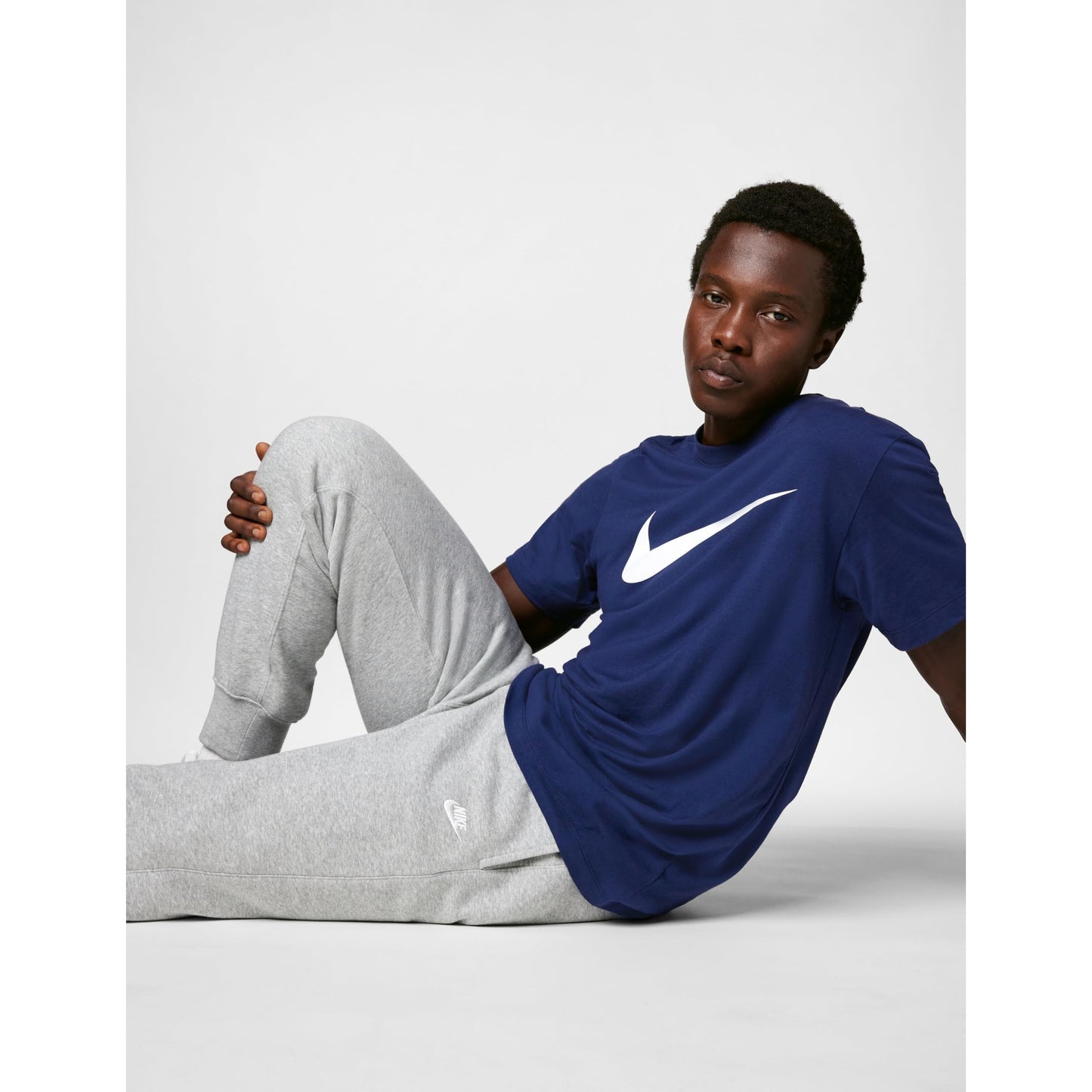 Nike Men's Sportswear Icon Swoosh T-Shirt, Midnight Navy/White, Medium - Medaid International