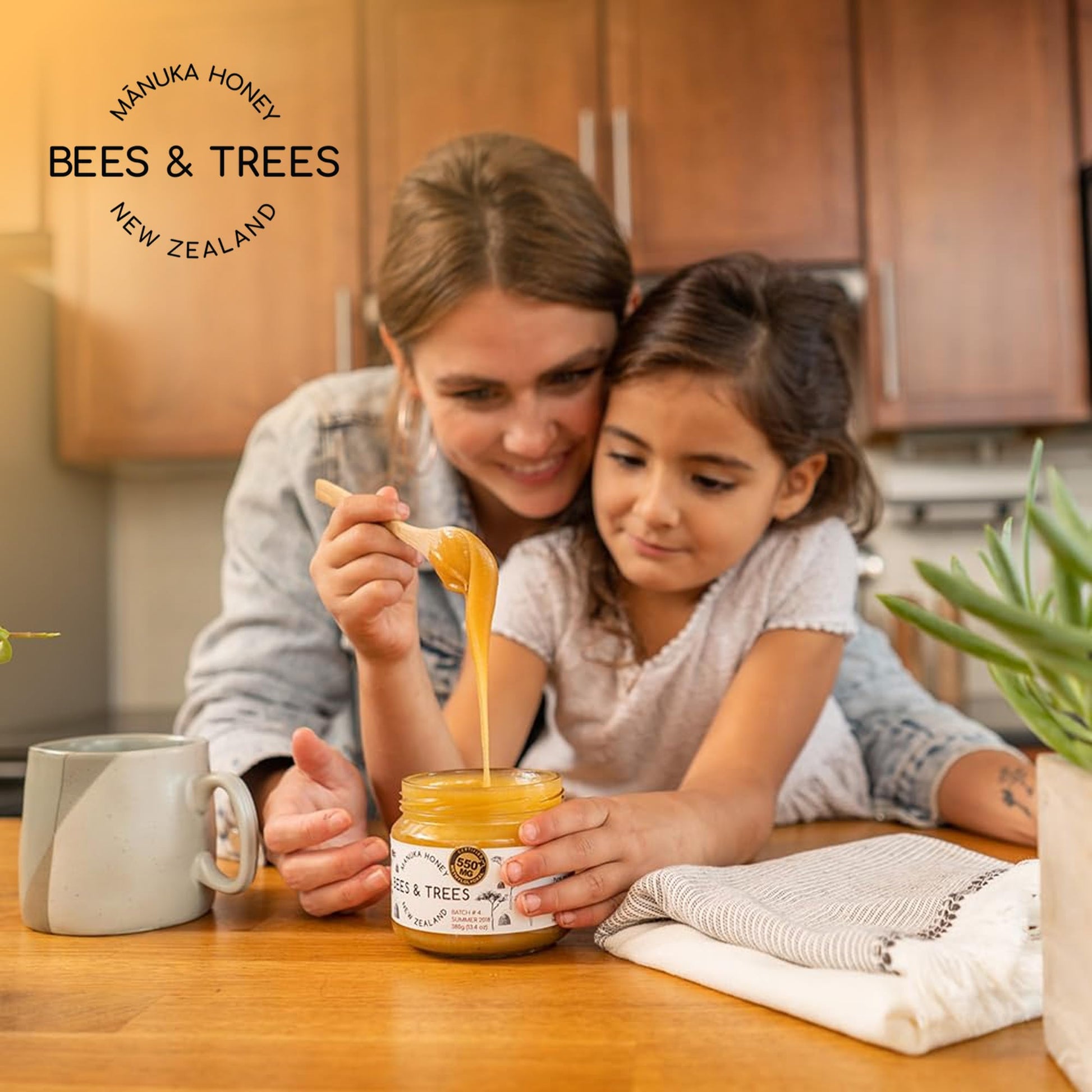 Bees & Trees Manuka Honey 550+ MGO – Pure New Zealand Raw Monofloral Honey – Unpasteurized & Natural – 380g (13.4oz) Glass Jar – Perfect for Coffee, Tea & Daily Wellness - Medaid International