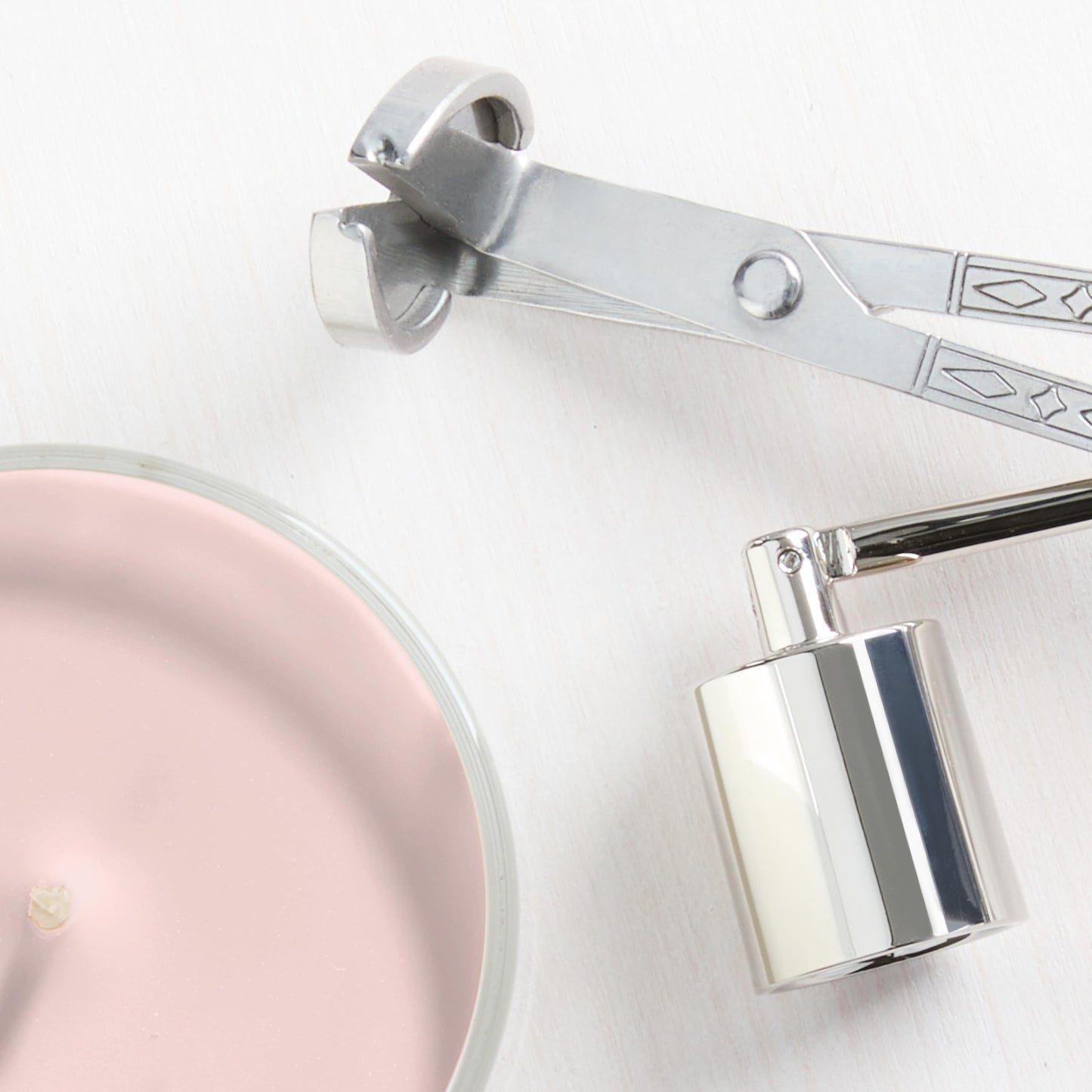 Yankee Candle Small Tumbler Scented Candle with up to 40 Hour Burn Time, Premium Plant Wax Blend for Consistent Burn, 4.3 oz Tumbler Candle with Room Filling Fragrance, Pink Sands - Medaid International