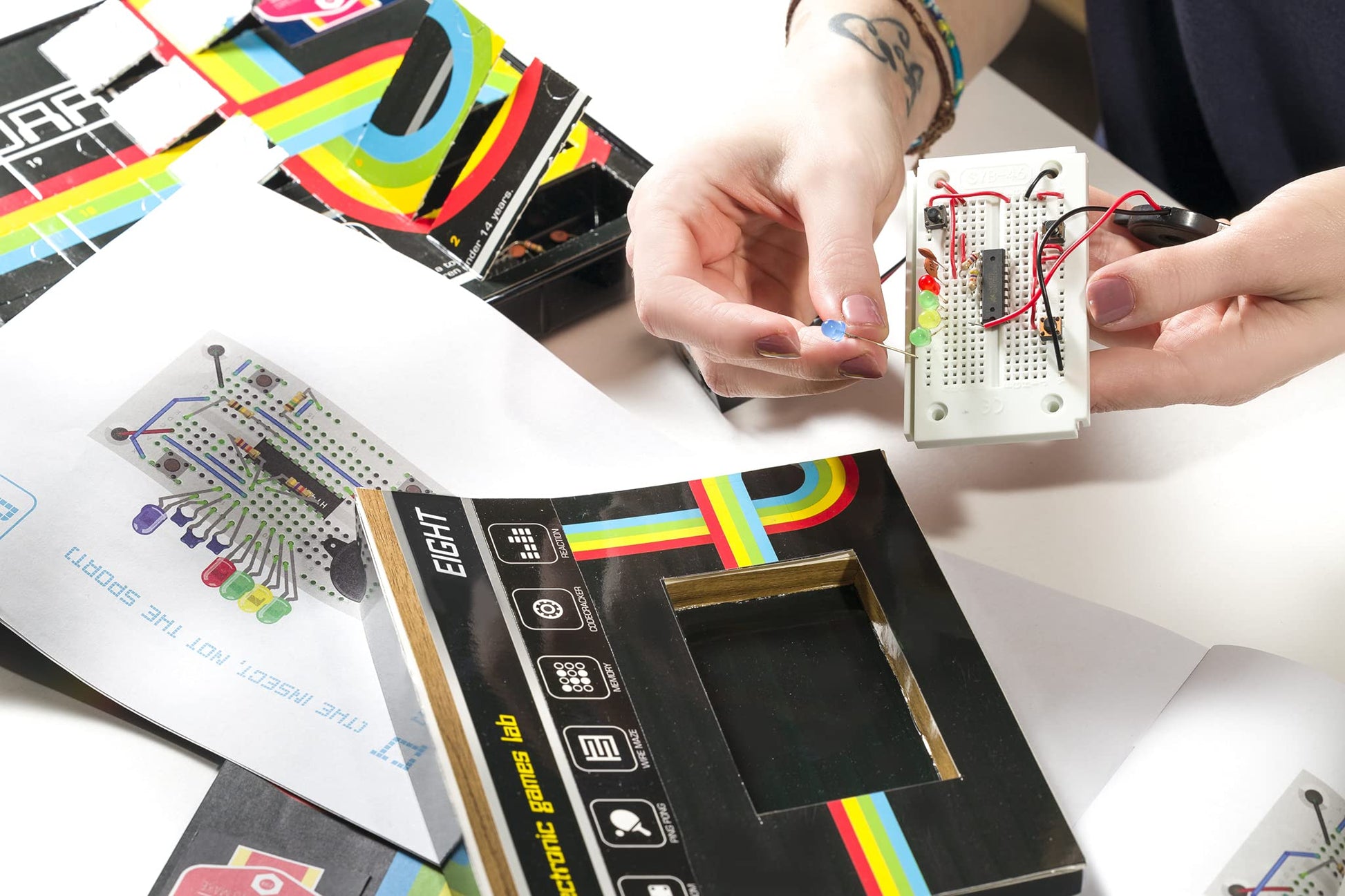 EIGHT Advent Calendar Kit - Electronic Games - Medaid International