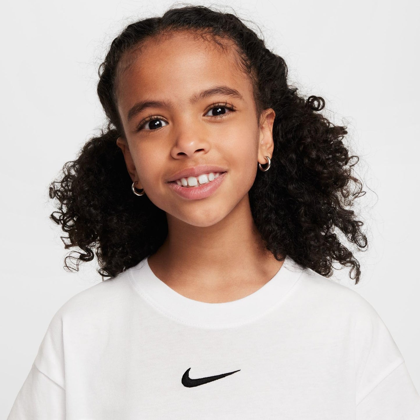 Nike Unisex Kid's Big Girls' Club Essential T-Shirt, White - Medaid International