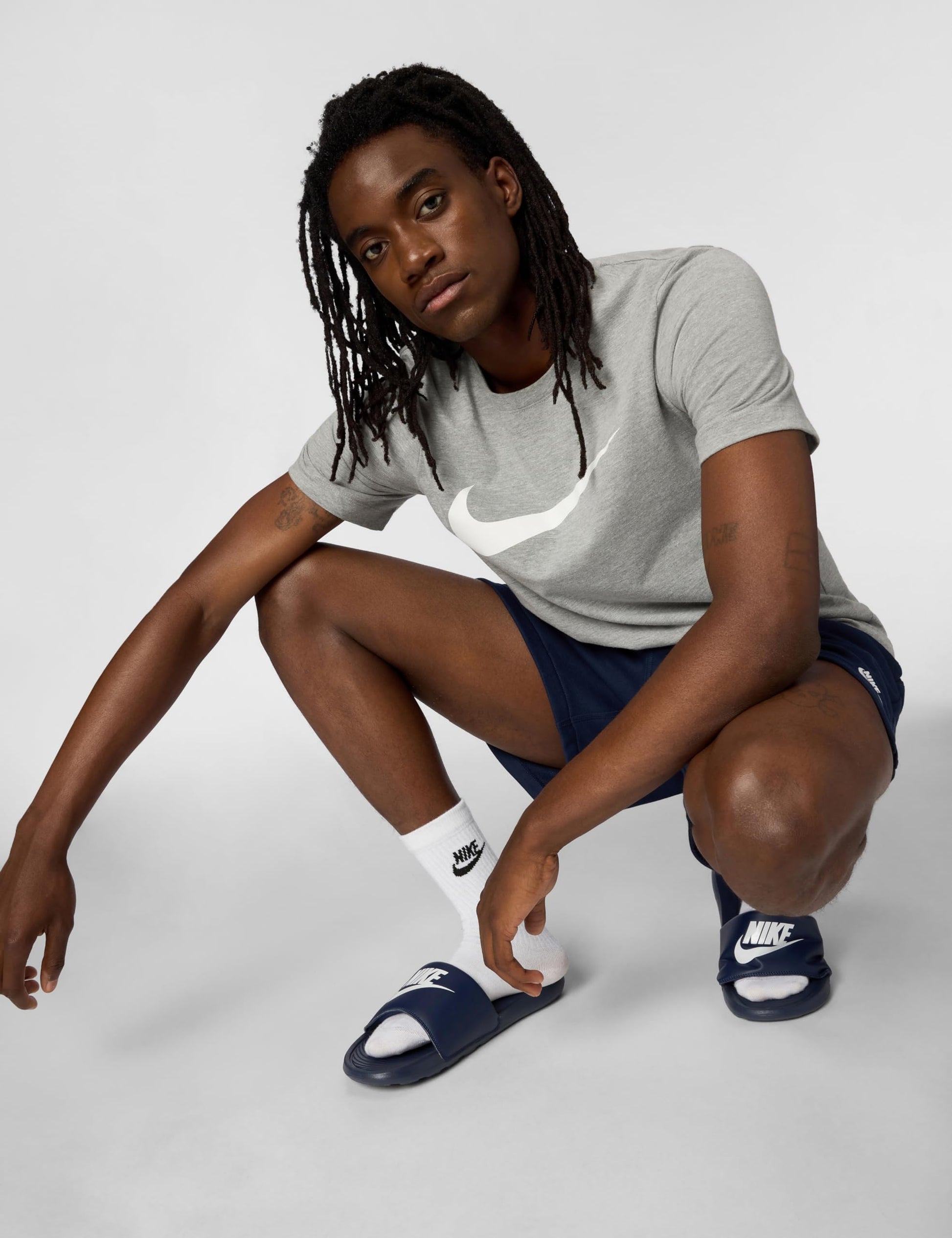 Nike Men's Sportswear Icon Swoosh T-Shirt, Dark Grey Heather/White, 2XL - Medaid International