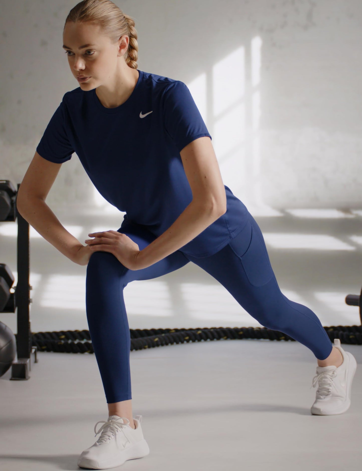 Nike Women's Dri-Fit Legend T-Shirt, Midnight Navy/White, Medium - Medaid International