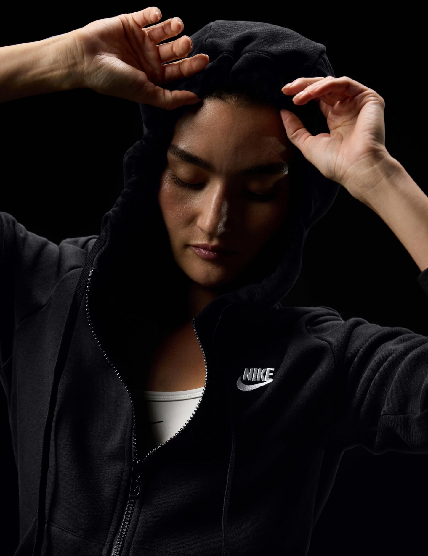 Nike Women's Sportswear Club Fleece Full-Zip Hoodie, Black/White, Large - Medaid International