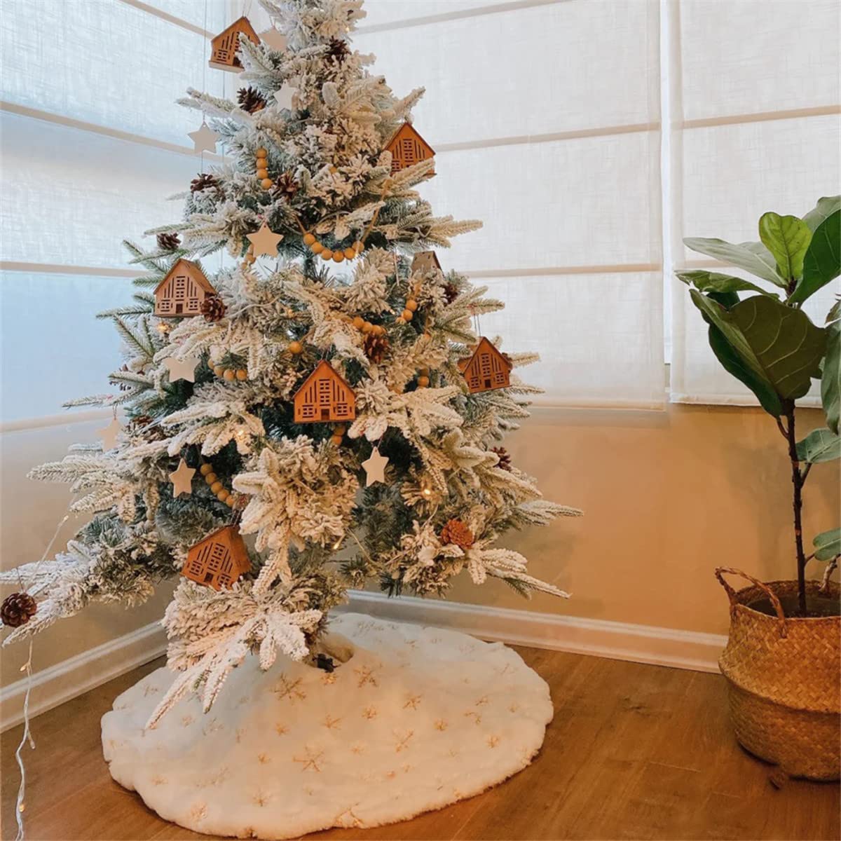 White Christmas Tree Skirt Small 24inch Faux Fur Tree Skirt Sequin Tree Carpet Mini Gold Glitter Tree Skirting Double Layers for Party Xmas Holiday Party Decorations Round Tree Skirt - Medaid International