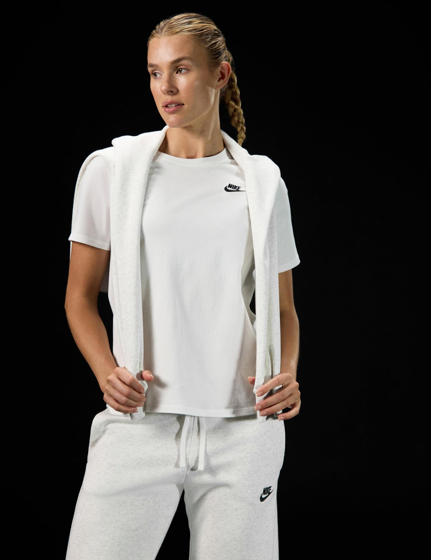 Nike Women's Sportswear Club Essentials T-Shirt, White/Black, Medium - Medaid International