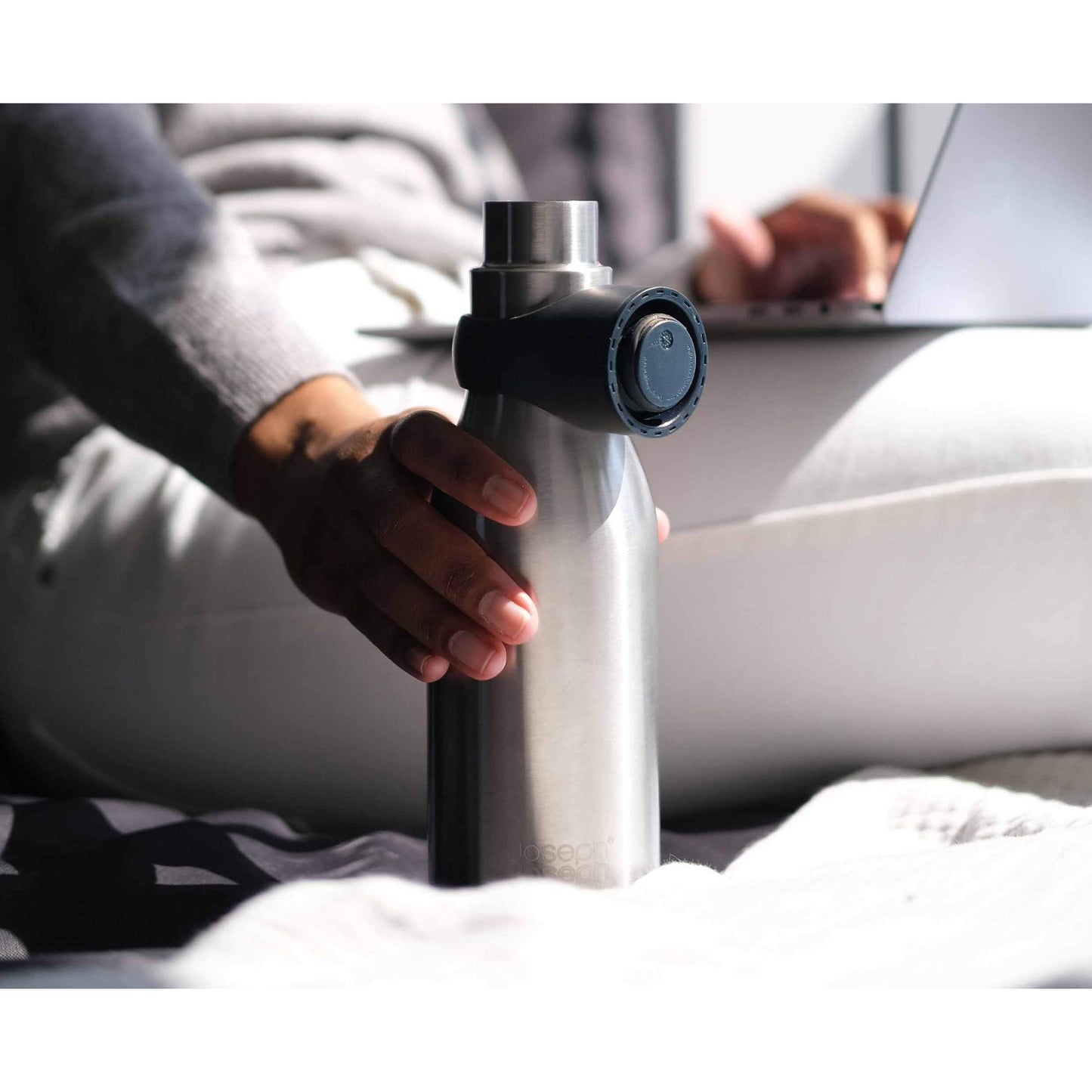 Joseph Joseph Loop™ 500ml Stainless-steel Vacuum Insulated Water Bottle Stainless steel - Medaid International
