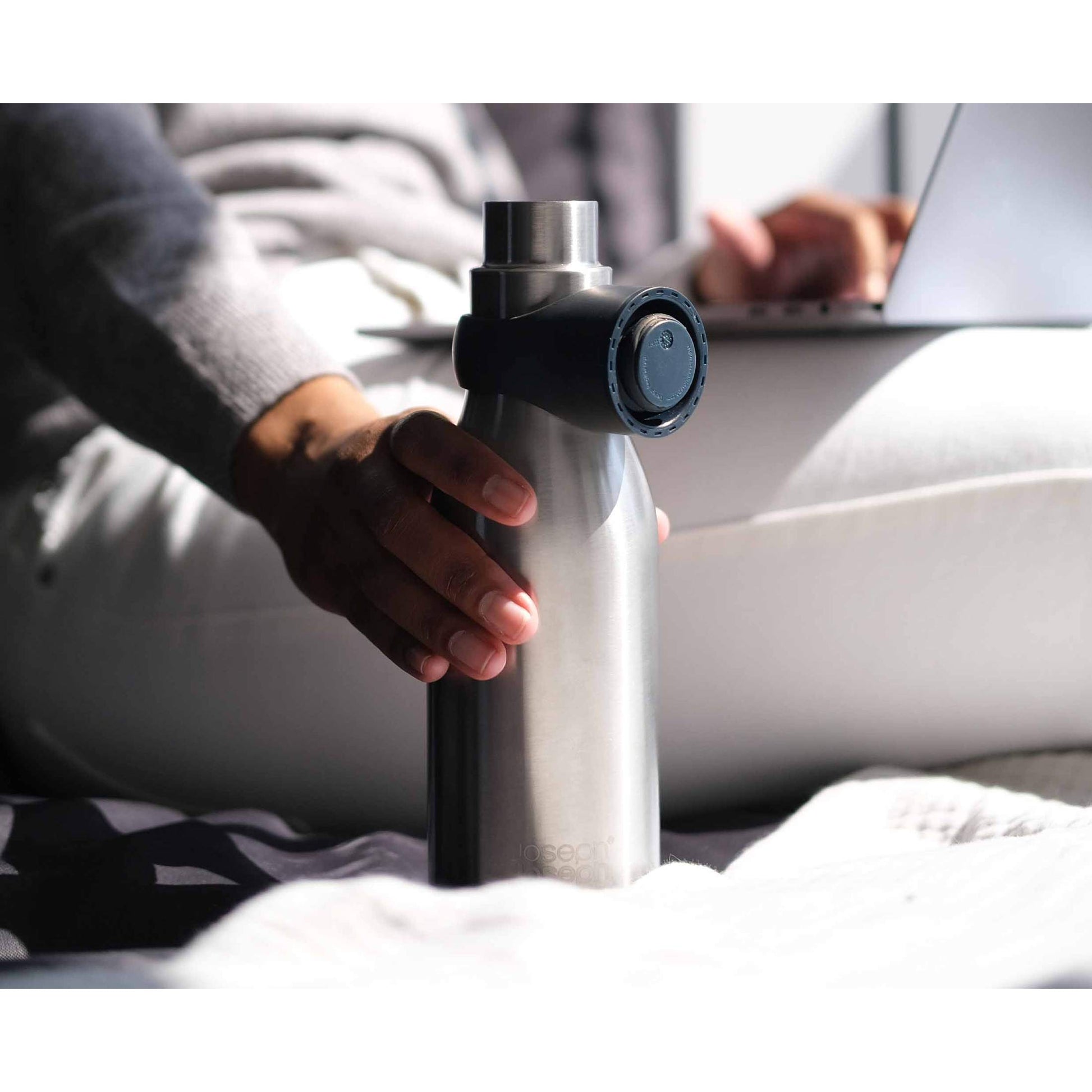 Joseph Joseph Loop™ 500ml Stainless-steel Vacuum Insulated Water Bottle Stainless steel - Medaid International
