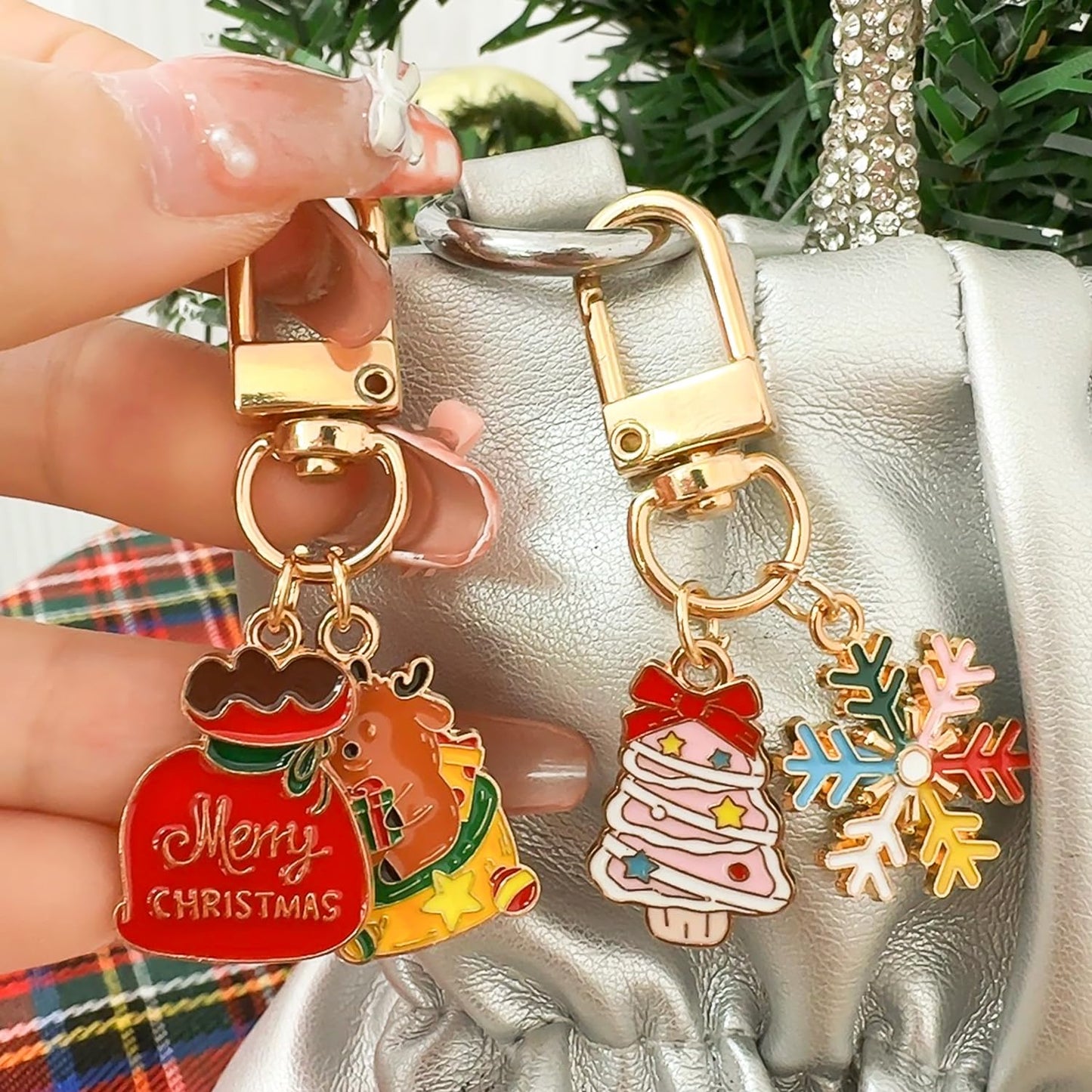 Creative Cartoon Christmas Theme Keychain Pendant Xmas Cute Key Ring Car Keyrings Bag Hanging Accessories DIY Jewelry,#3 (6 * 2.5cm) - Medaid International