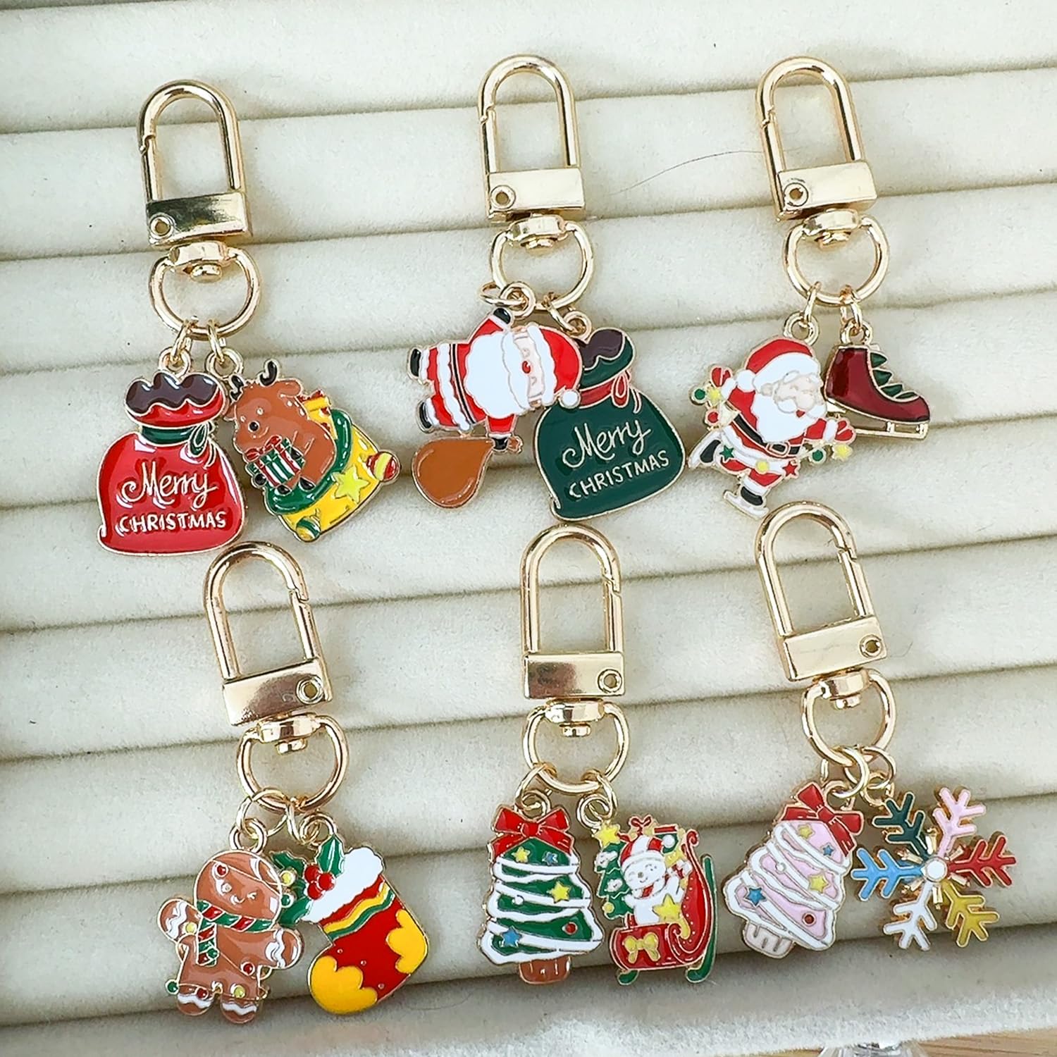 Creative Cartoon Christmas Theme Keychain Pendant Xmas Cute Key Ring Car Keyrings Bag Hanging Accessories DIY Jewelry,#3 (6 * 2.5cm) - Medaid International