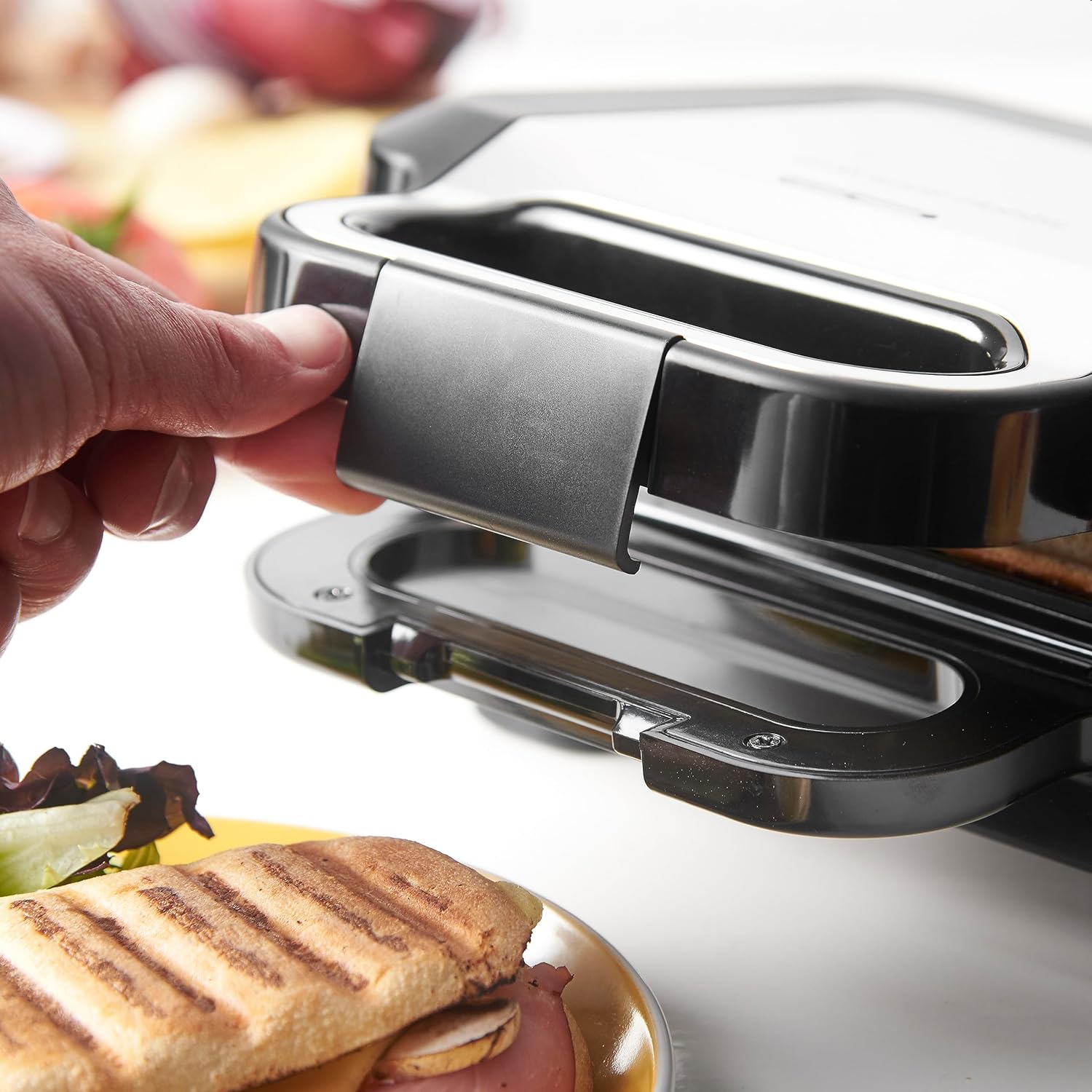 Russell Hobbs Multifunctional 3-in-1 Sandwich Maker, Waffle Iron, Contact Grill - Medaid International