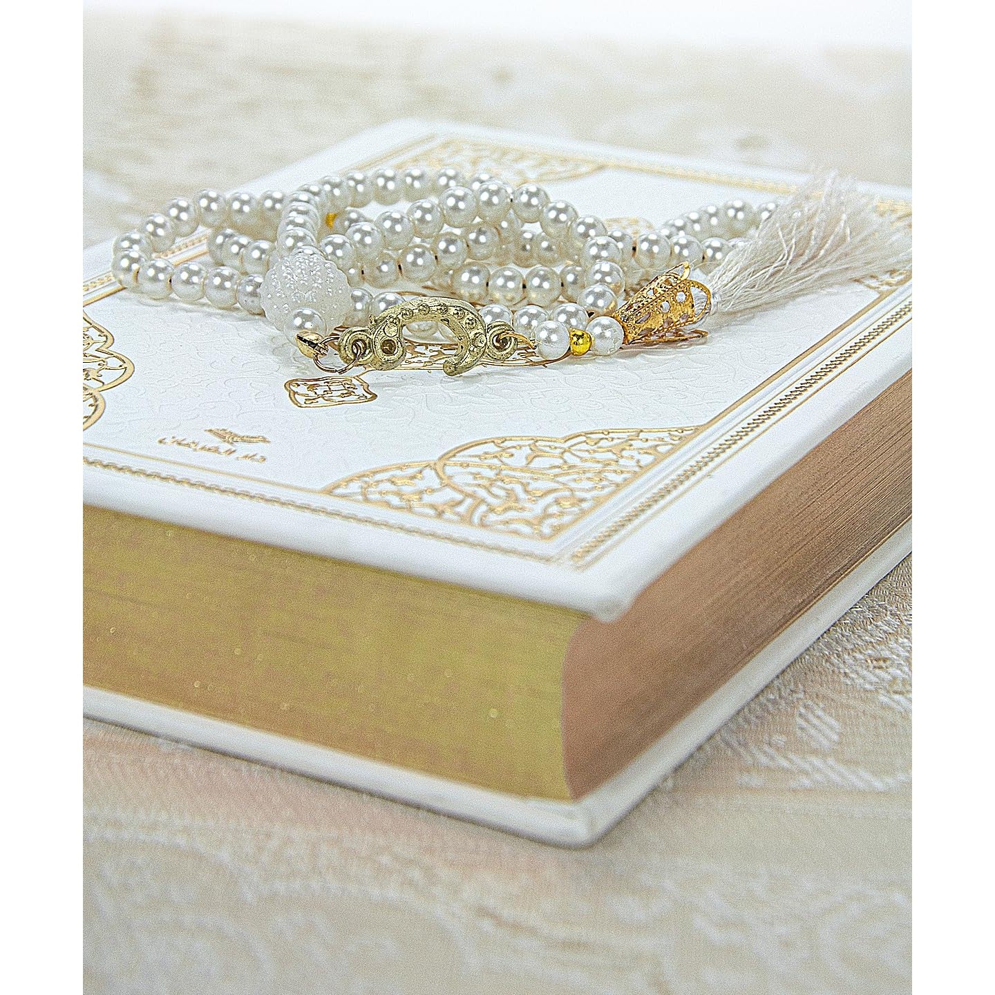 ihvan online Prayer Gift Set for Hajj and Umrah, Muslim Prayer Rug, Prayer Mat, Beads Taasbih, Holy Quran Translated French, Praying Mat, Islamic Gift Set for Ramadan & Eid, White - Medaid International